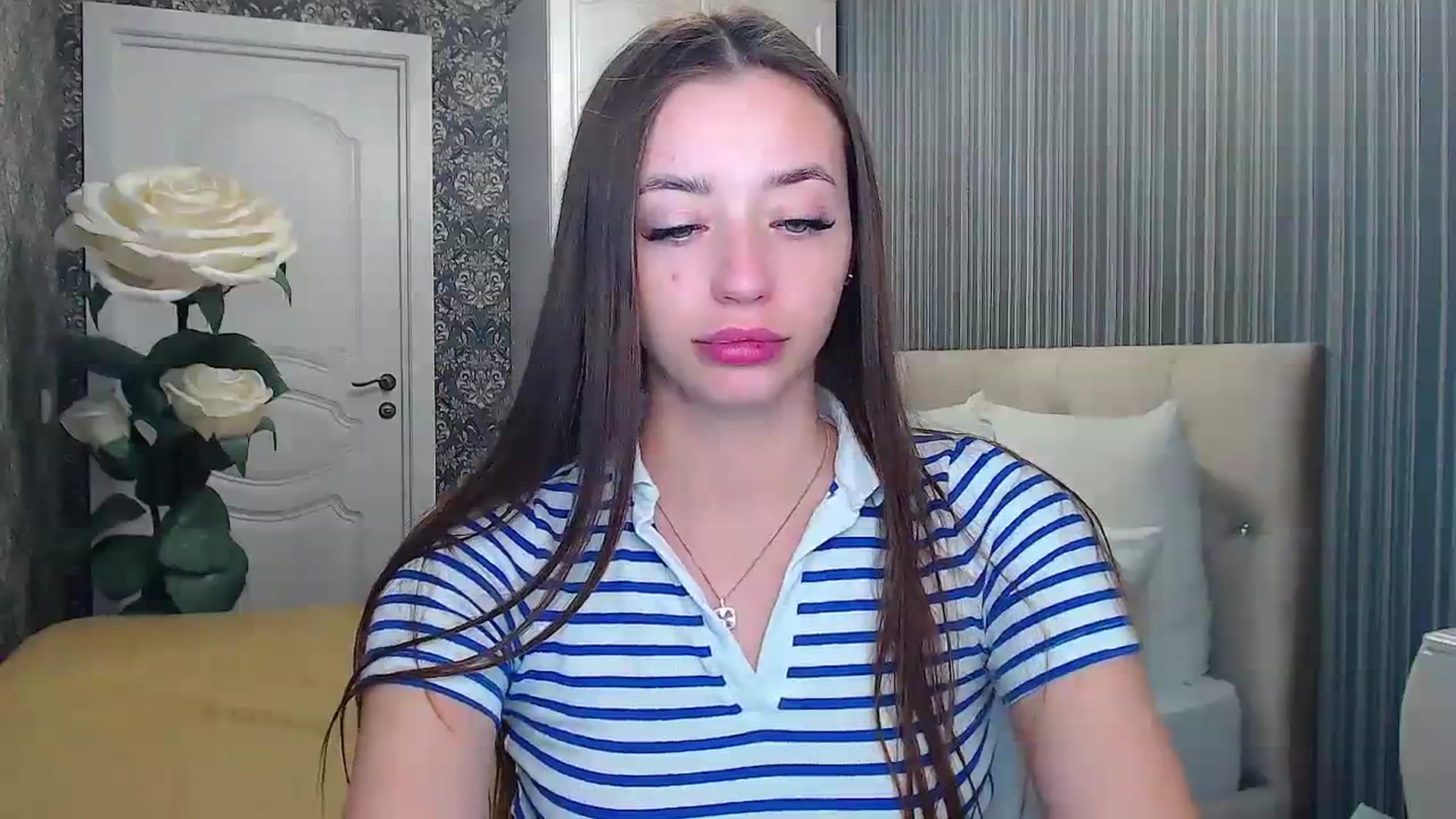 Gallery image thumbnail from EmeraldLilyyy's myfreecams stream on, 11/19/2023, 11:35 image 3 of 20