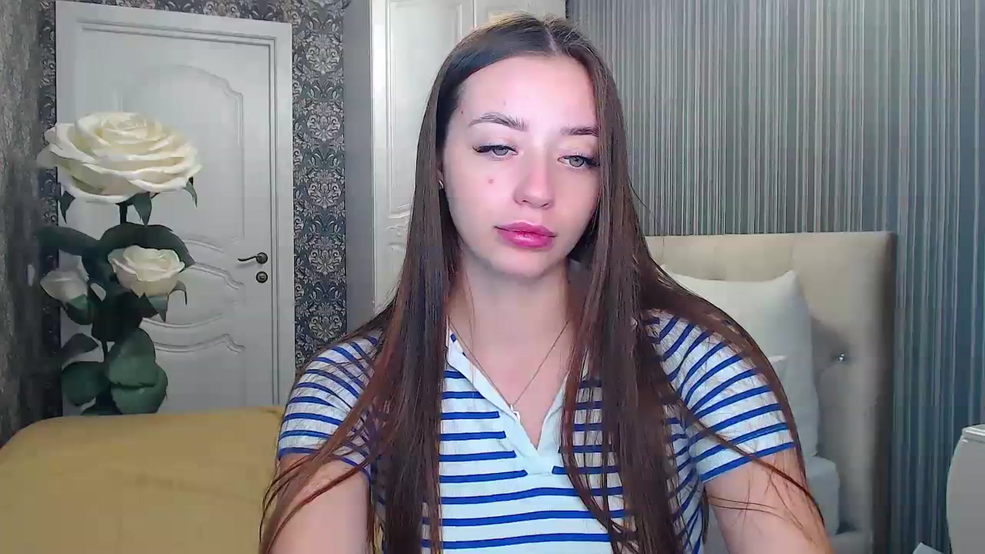 Gallery image thumbnail from EmeraldLilyyy's myfreecams stream on, 11/19/2023, 11:35 image 19 of 20