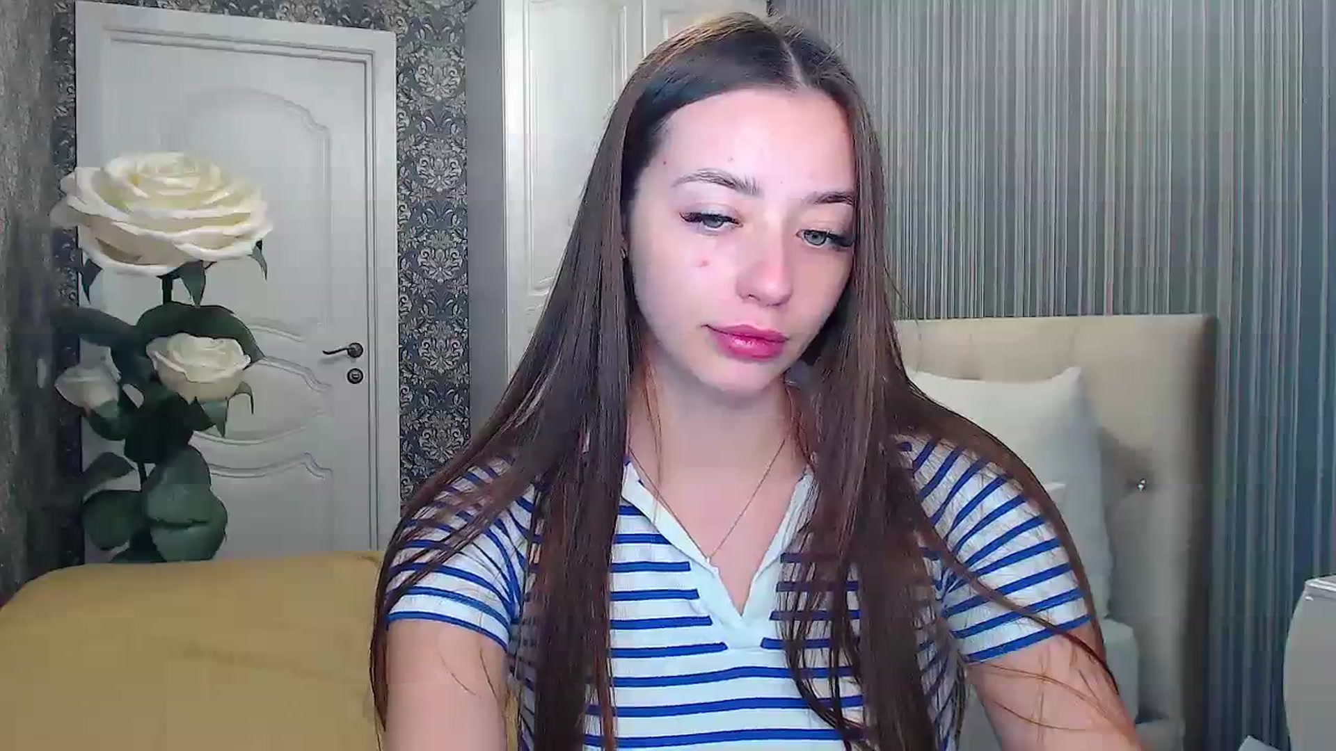 Gallery image thumbnail from EmeraldLilyyy's myfreecams stream on, 11/19/2023, 11:35 image 18 of 20
