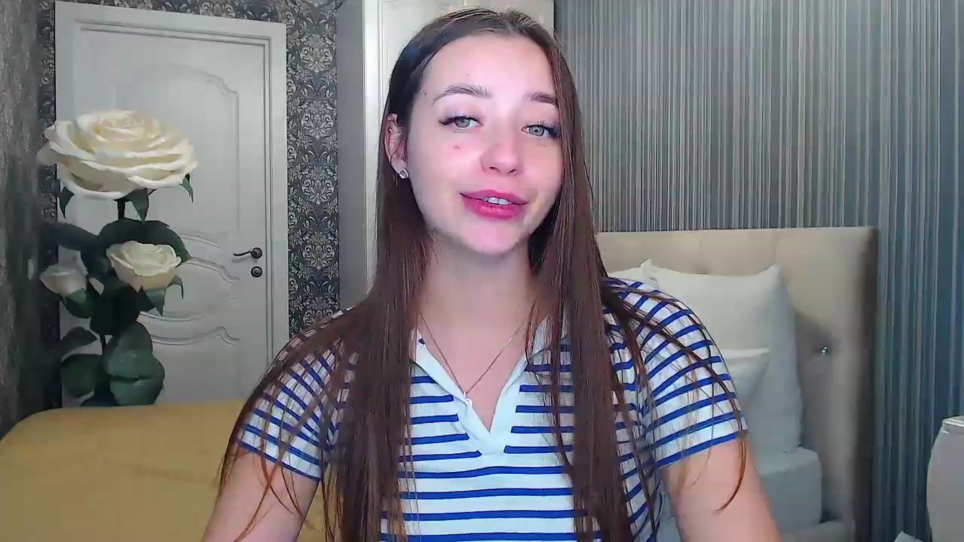 Gallery image thumbnail from EmeraldLilyyy's myfreecams stream on, 11/19/2023, 11:35 image 11 of 20