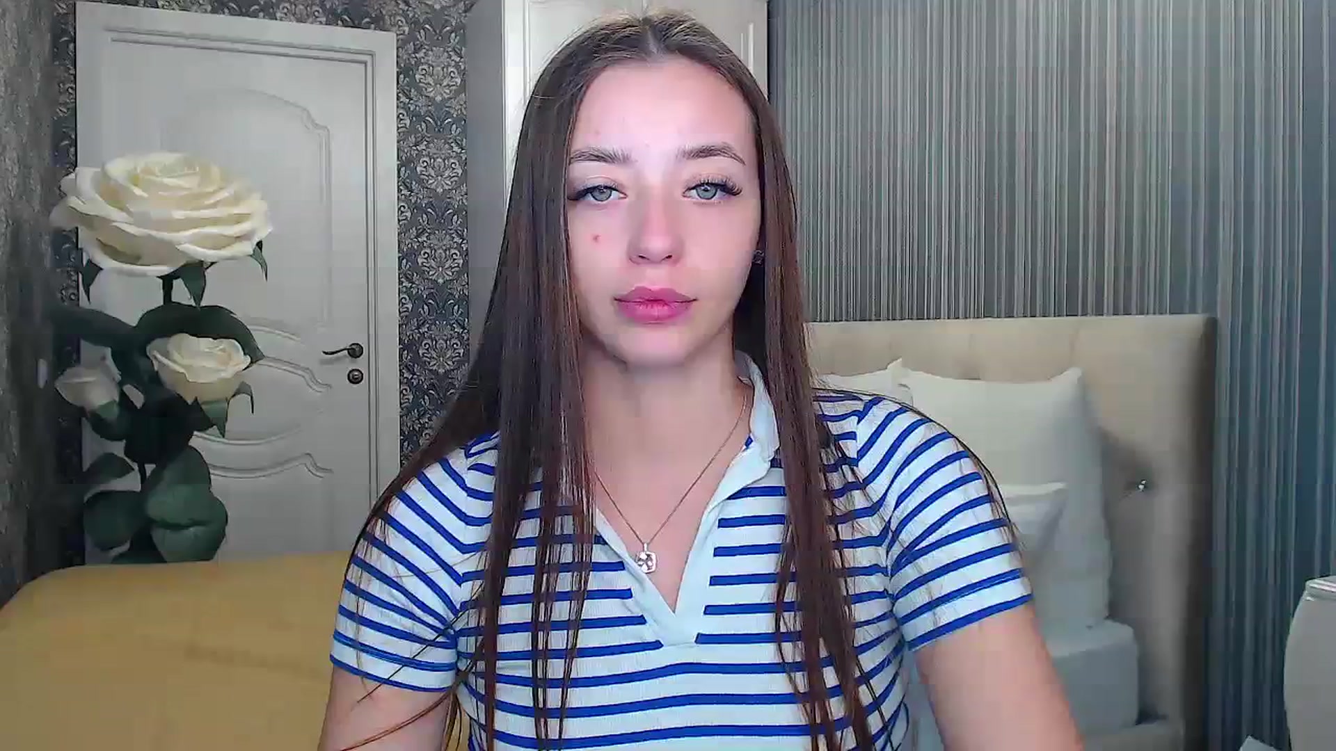Gallery image thumbnail from EmeraldLilyyy's myfreecams stream on, 11/19/2023, 11:35 image 4 of 20