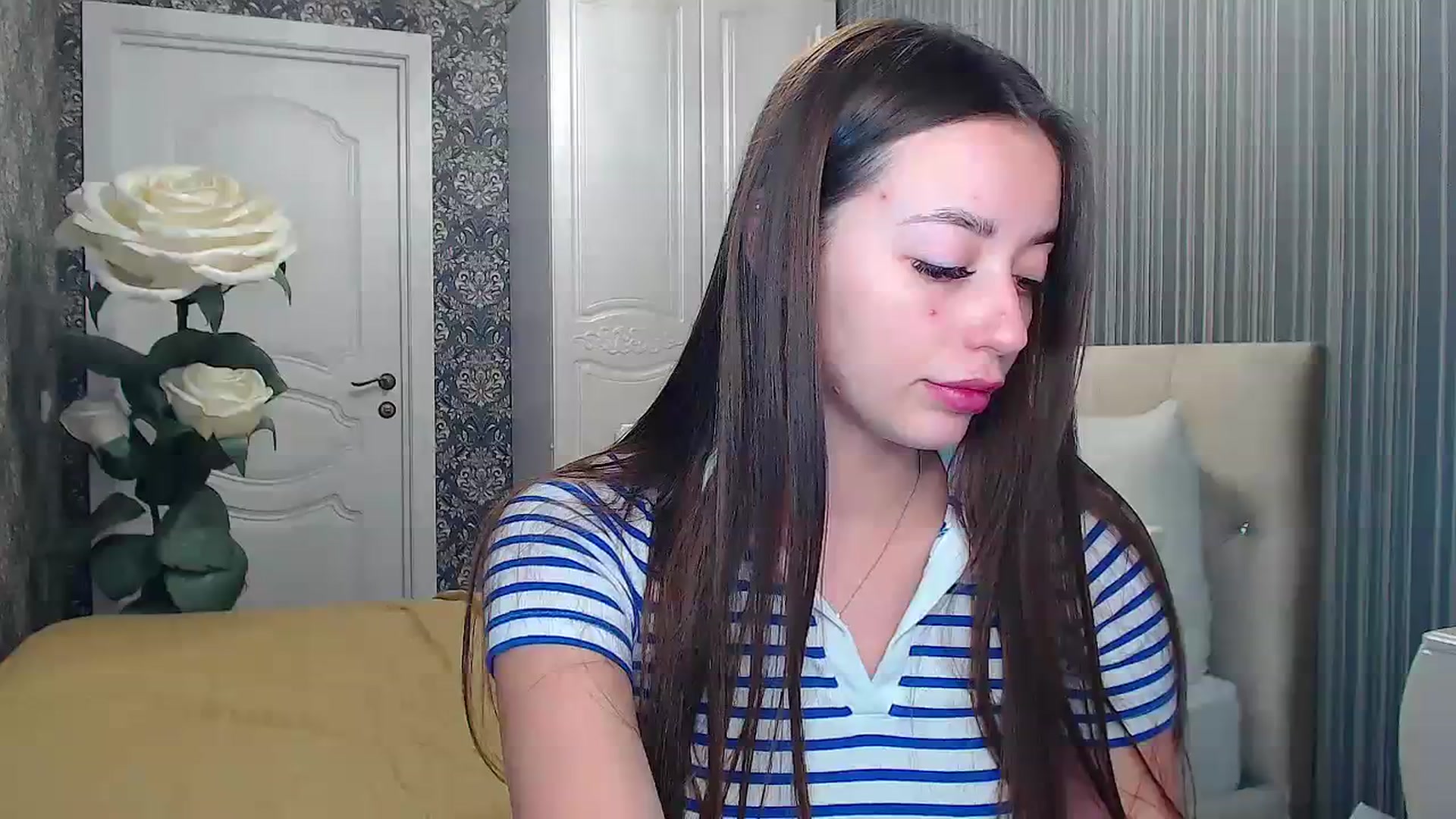 Gallery image thumbnail from EmeraldLilyyy's myfreecams stream on, 11/19/2023, 11:35 image 20 of 20