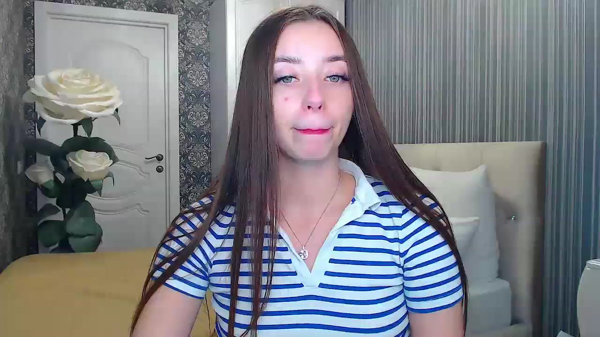 Gallery image thumbnail from EmeraldLilyyy's myfreecams stream on, 11/19/2023, 11:35 image 8 of 20
