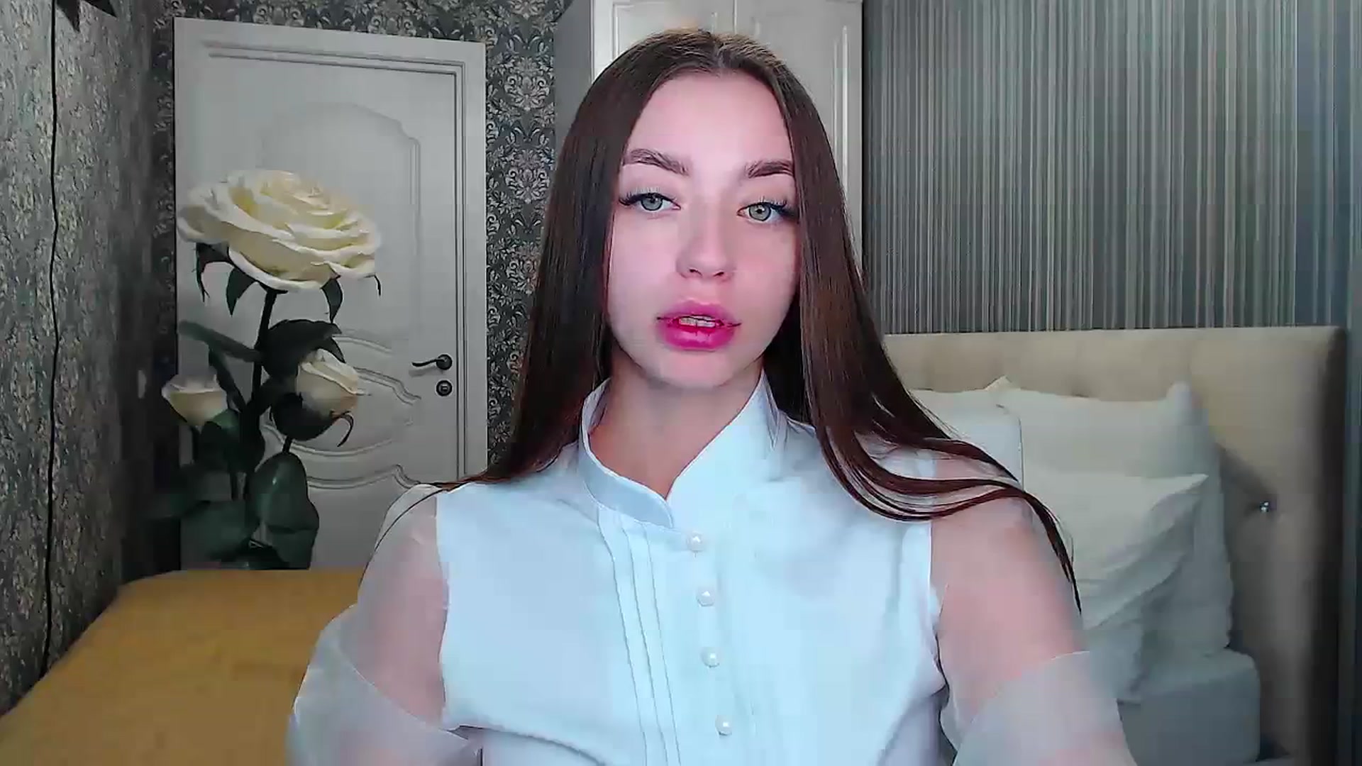 Gallery image thumbnail from EmeraldLilyyy's myfreecams stream on, 11/23/2023, 11:08 image 7 of 20