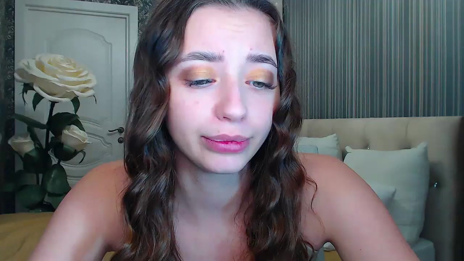 Gallery image thumbnail from EmeraldLilyyy's myfreecams stream on, 12/07/2023, 11:16 image 1 of 20