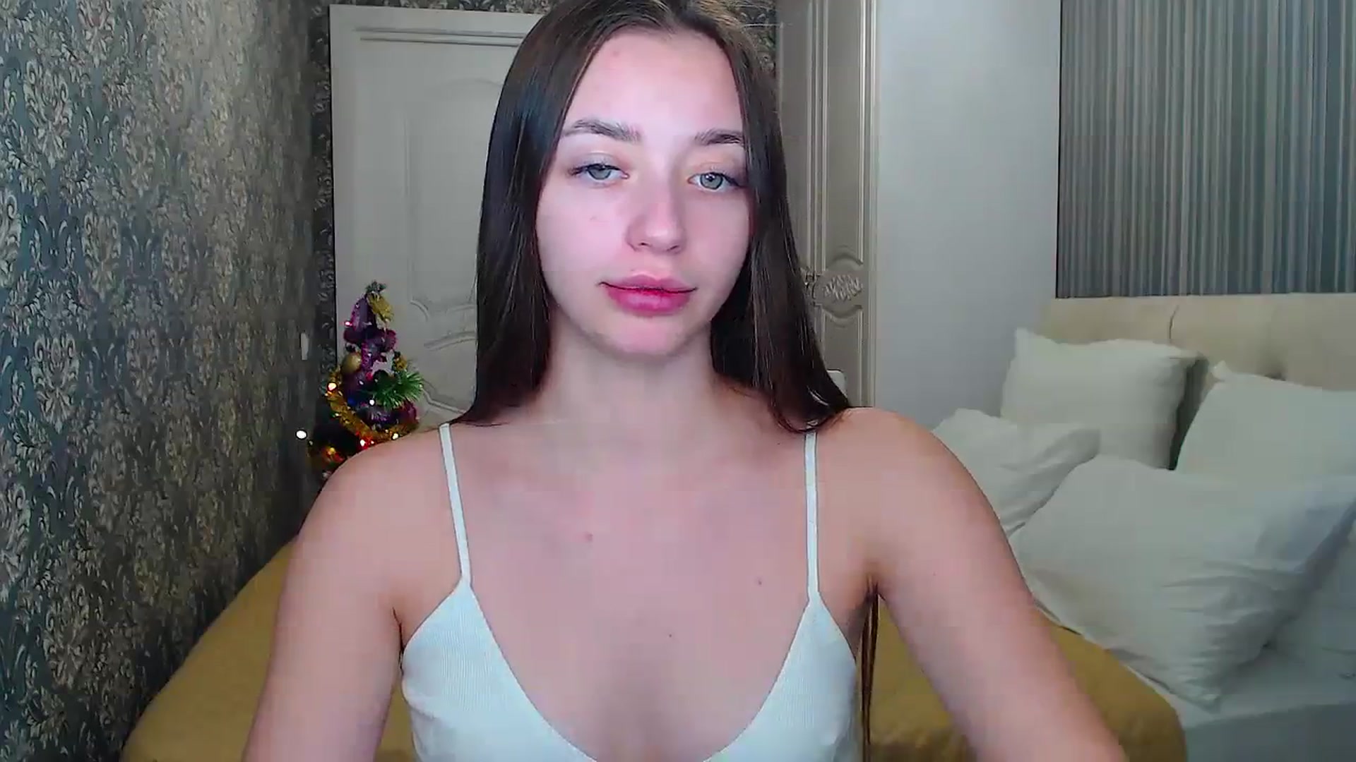Gallery image thumbnail from EmeraldLilyyy's myfreecams stream on, 12/16/2023, 12:24 image 12 of 20