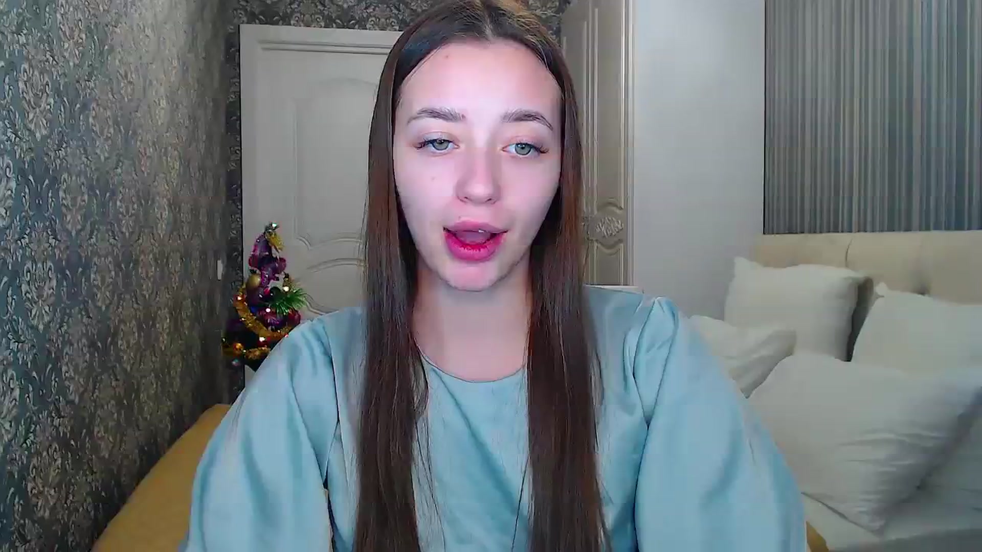 Gallery image thumbnail from EmeraldLilyyy's myfreecams stream on, 12/16/2023, 14:13 image 2 of 20