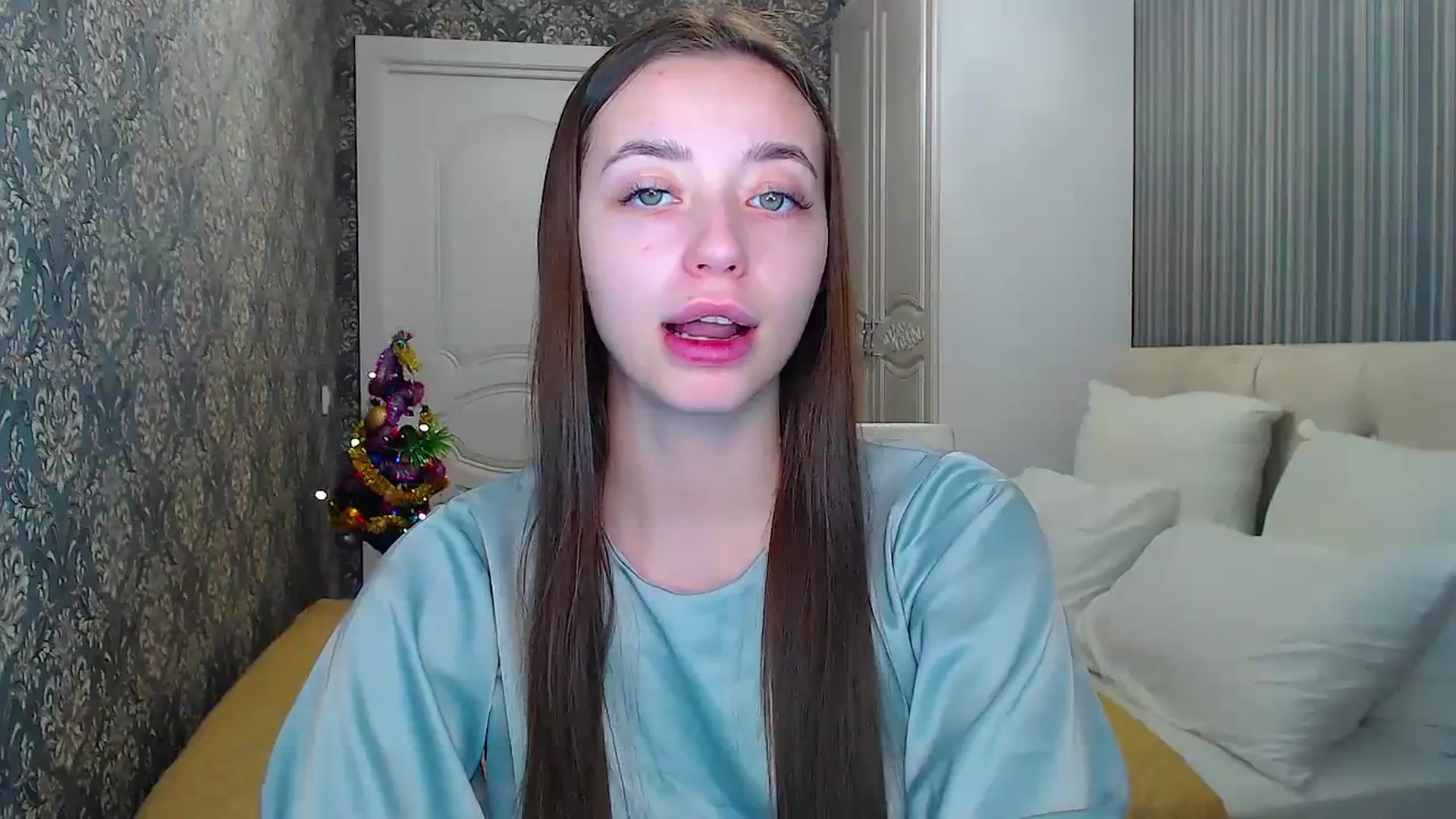 Gallery image thumbnail from EmeraldLilyyy's myfreecams stream on, 12/16/2023, 14:13 image 12 of 20