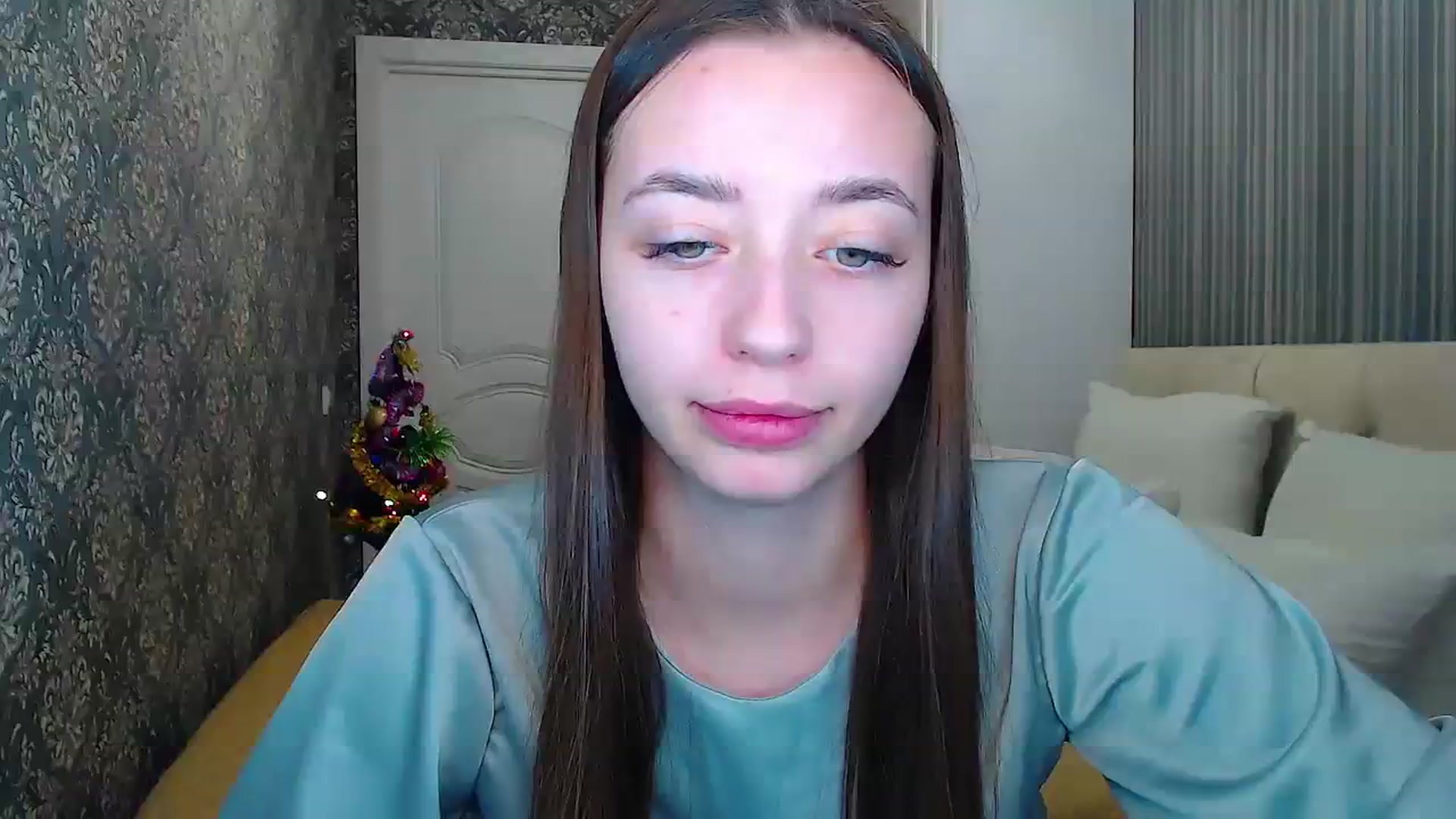 Gallery image thumbnail from EmeraldLilyyy's myfreecams stream on, 12/16/2023, 14:13 image 5 of 20