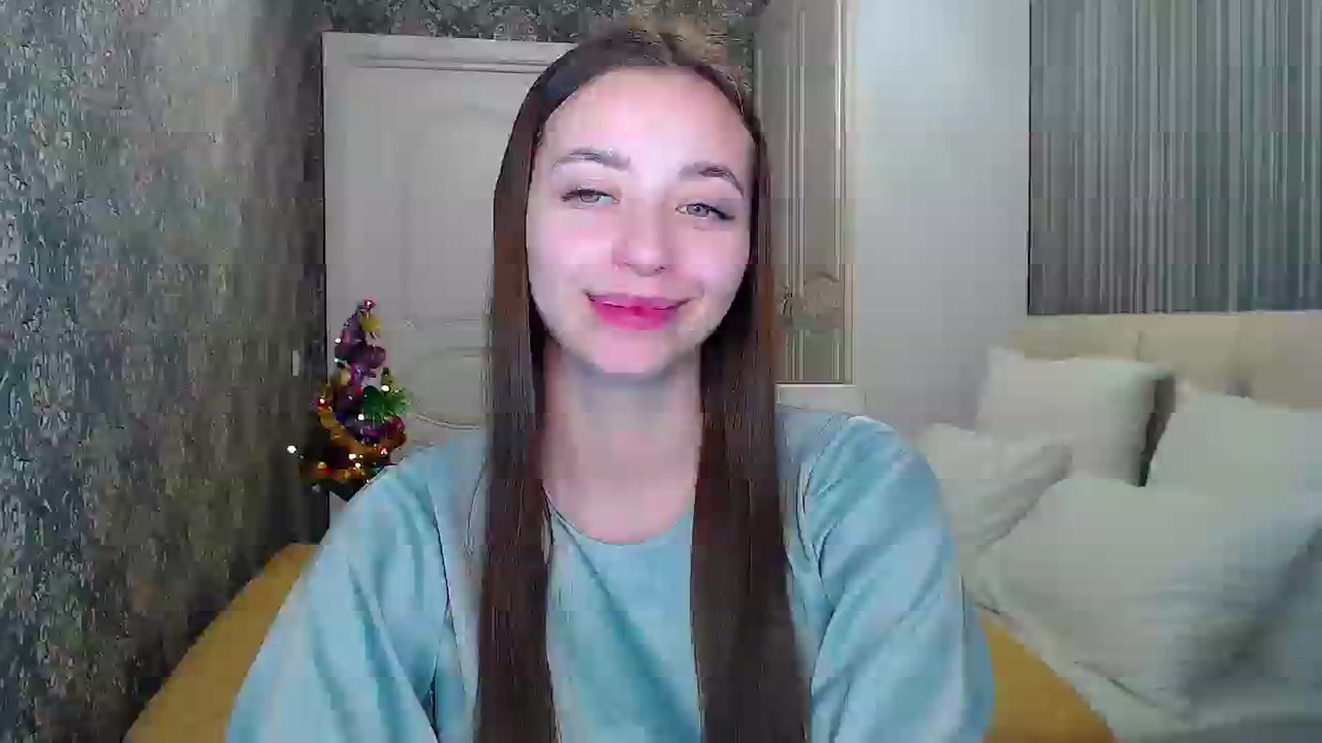 Gallery image thumbnail from EmeraldLilyyy's myfreecams stream on, 12/16/2023, 14:13 image 18 of 20