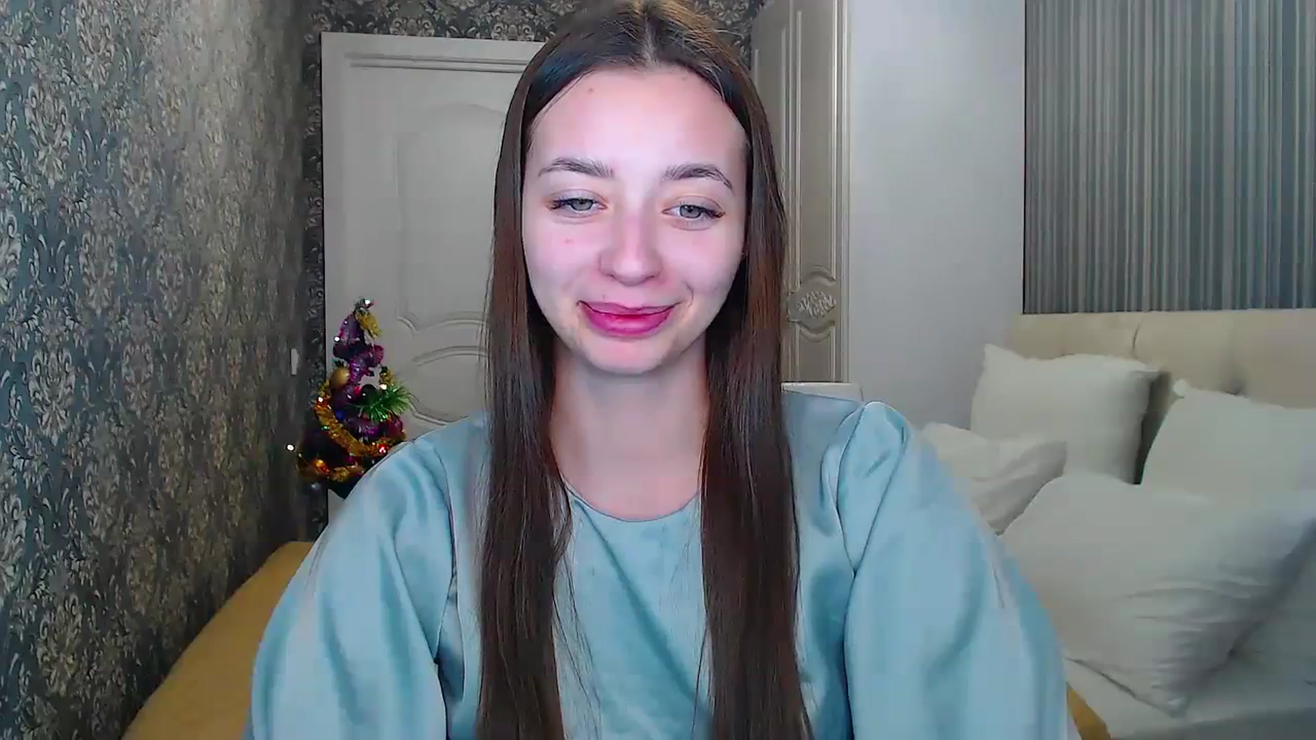 Gallery image thumbnail from EmeraldLilyyy's myfreecams stream on, 12/16/2023, 14:13 image 3 of 20