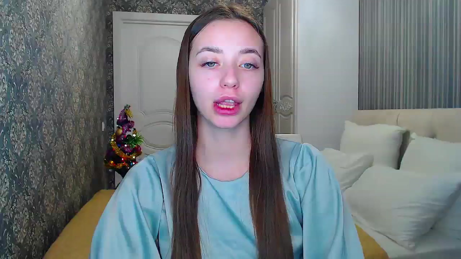 Gallery image thumbnail from EmeraldLilyyy's myfreecams stream on, 12/16/2023, 14:13 image 13 of 20