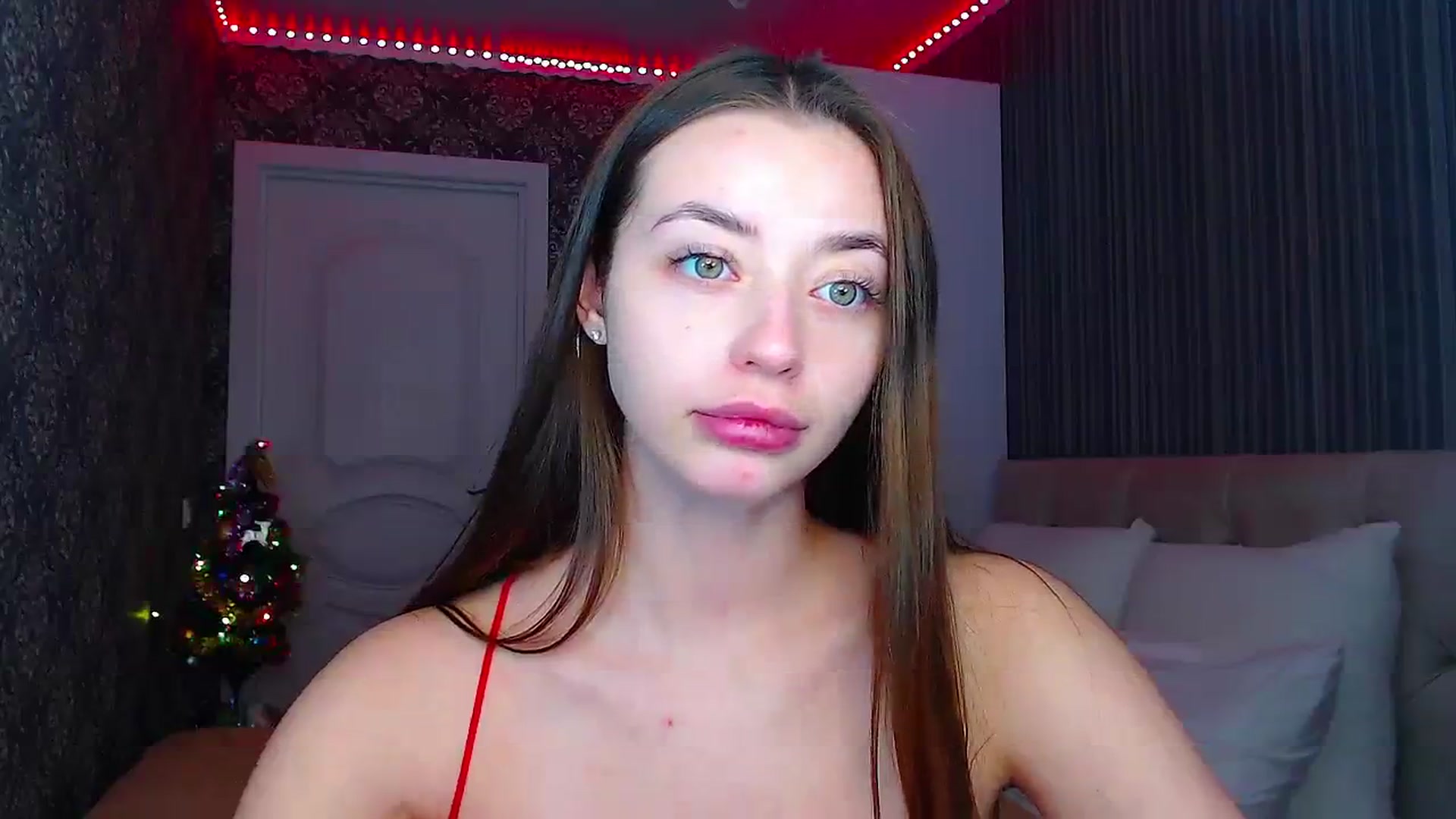 Gallery image thumbnail from EmeraldLilyyy's myfreecams stream on, 12/19/2023, 12:29 image 20 of 20