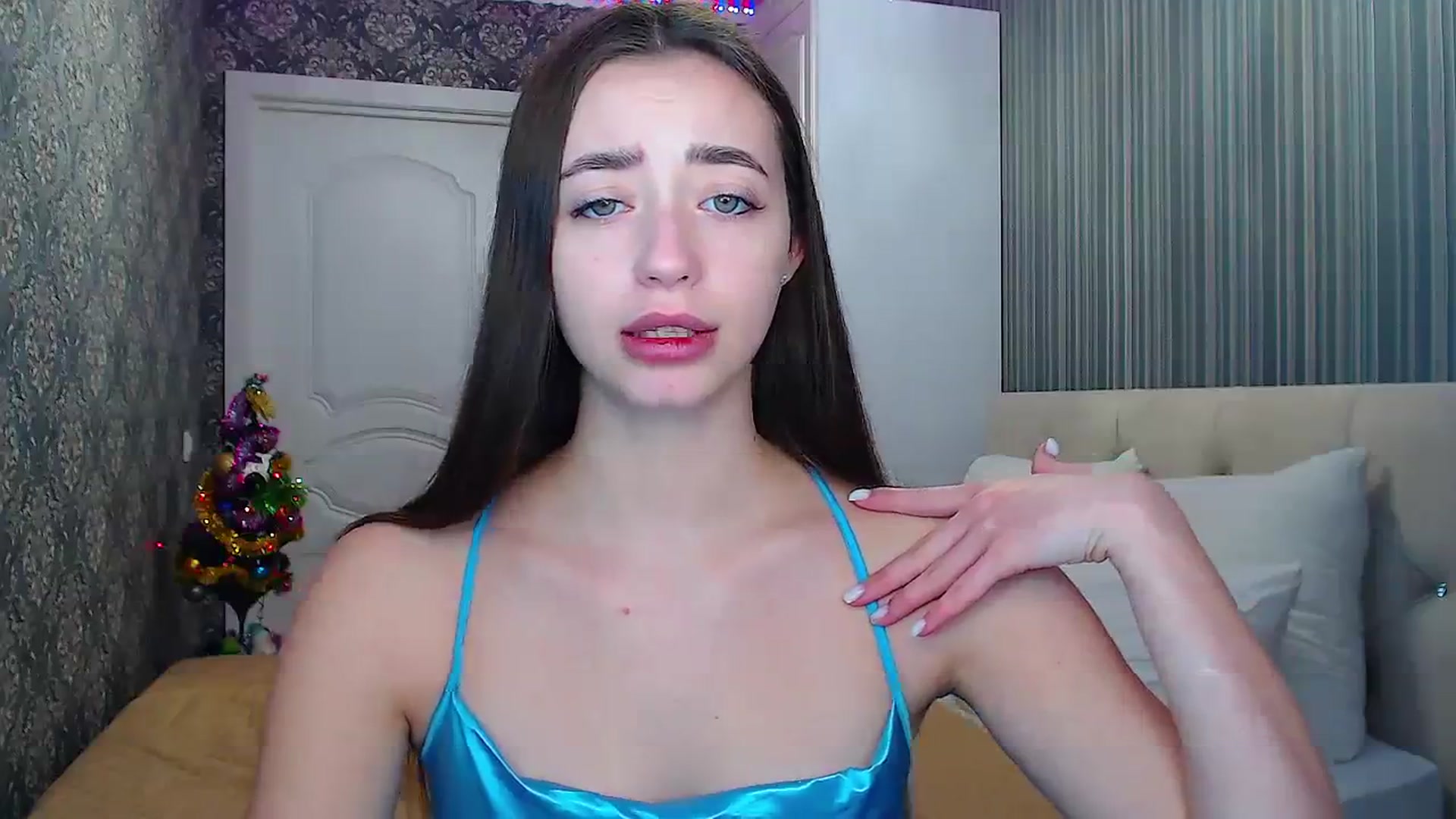 Gallery image thumbnail from EmeraldLilyyy's myfreecams stream on, 12/20/2023, 10:51 image 5 of 20