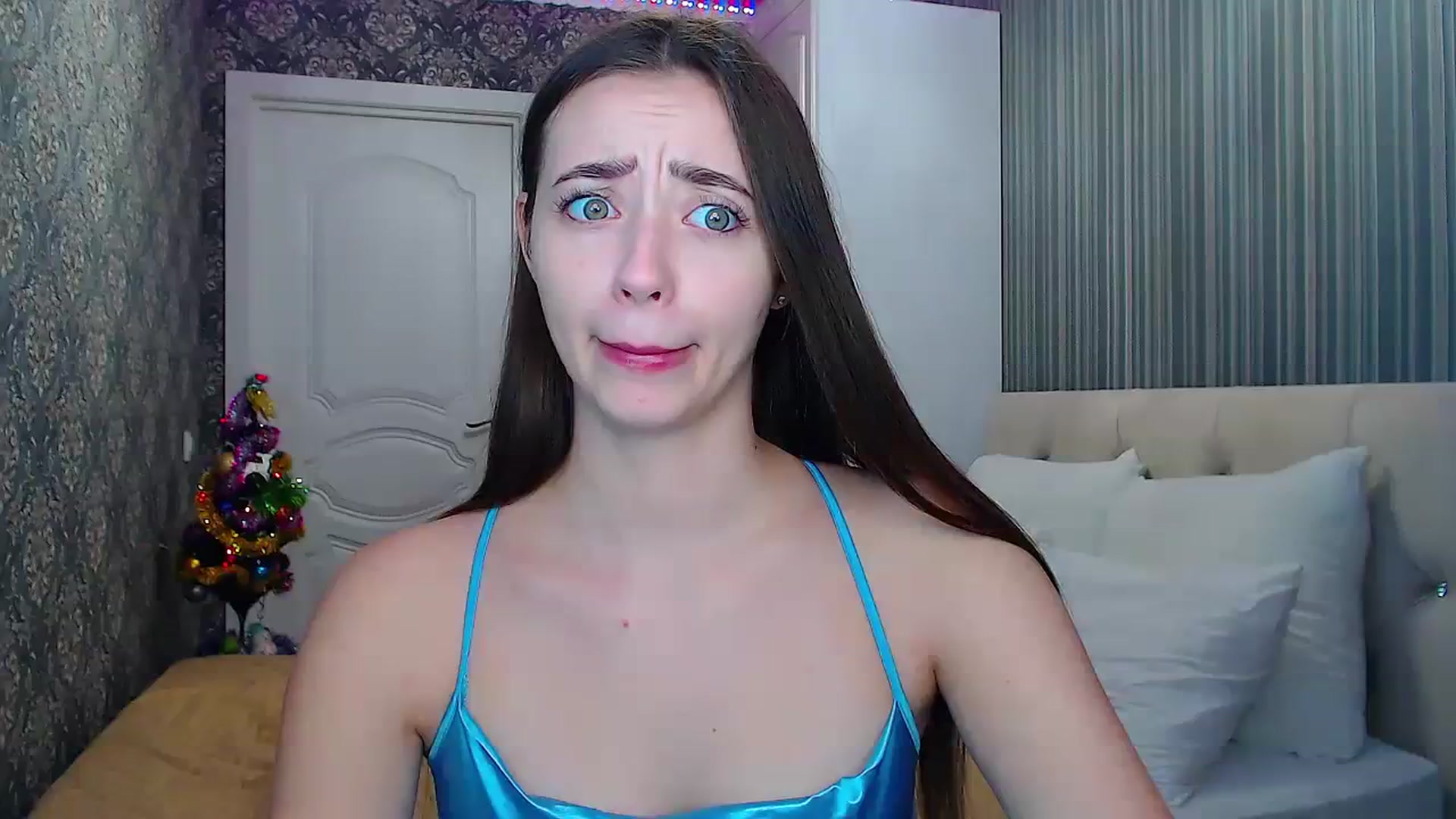 Gallery image thumbnail from EmeraldLilyyy's myfreecams stream on, 12/20/2023, 10:51 image 1 of 20