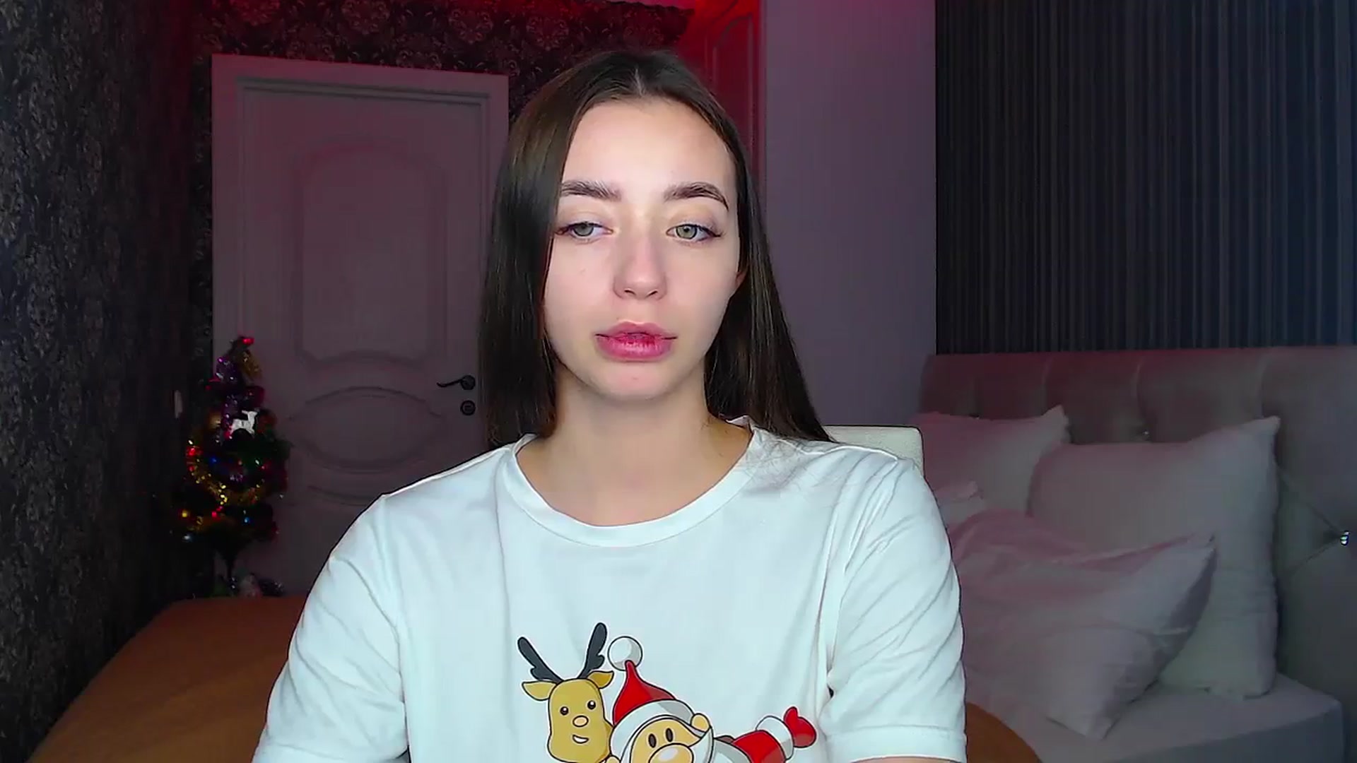 Gallery image thumbnail from EmeraldLilyyy's myfreecams stream on, 12/20/2023, 14:08 image 12 of 20