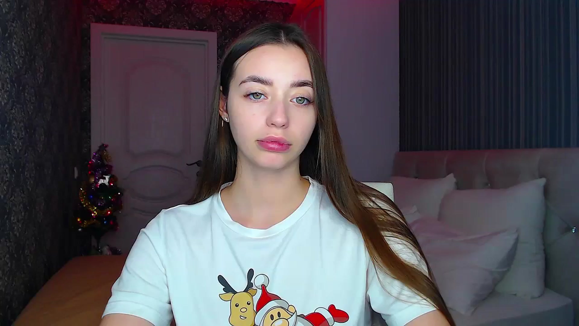 Gallery image thumbnail from EmeraldLilyyy's myfreecams stream on, 12/20/2023, 14:08 image 18 of 20