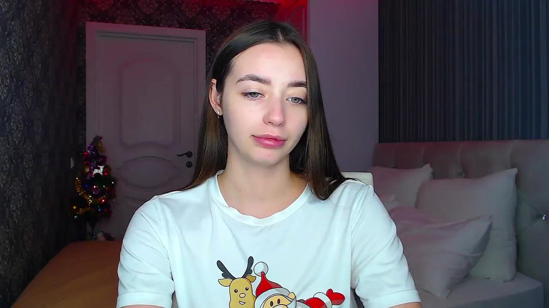 Gallery image thumbnail from EmeraldLilyyy's myfreecams stream on, 12/20/2023, 14:08 image 5 of 20