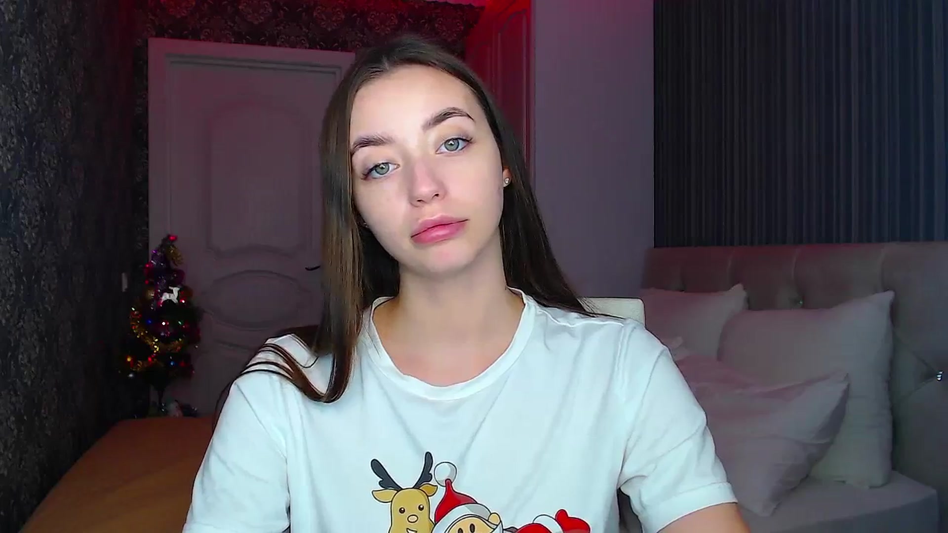 Gallery image thumbnail from EmeraldLilyyy's myfreecams stream on, 12/20/2023, 14:08 image 10 of 20