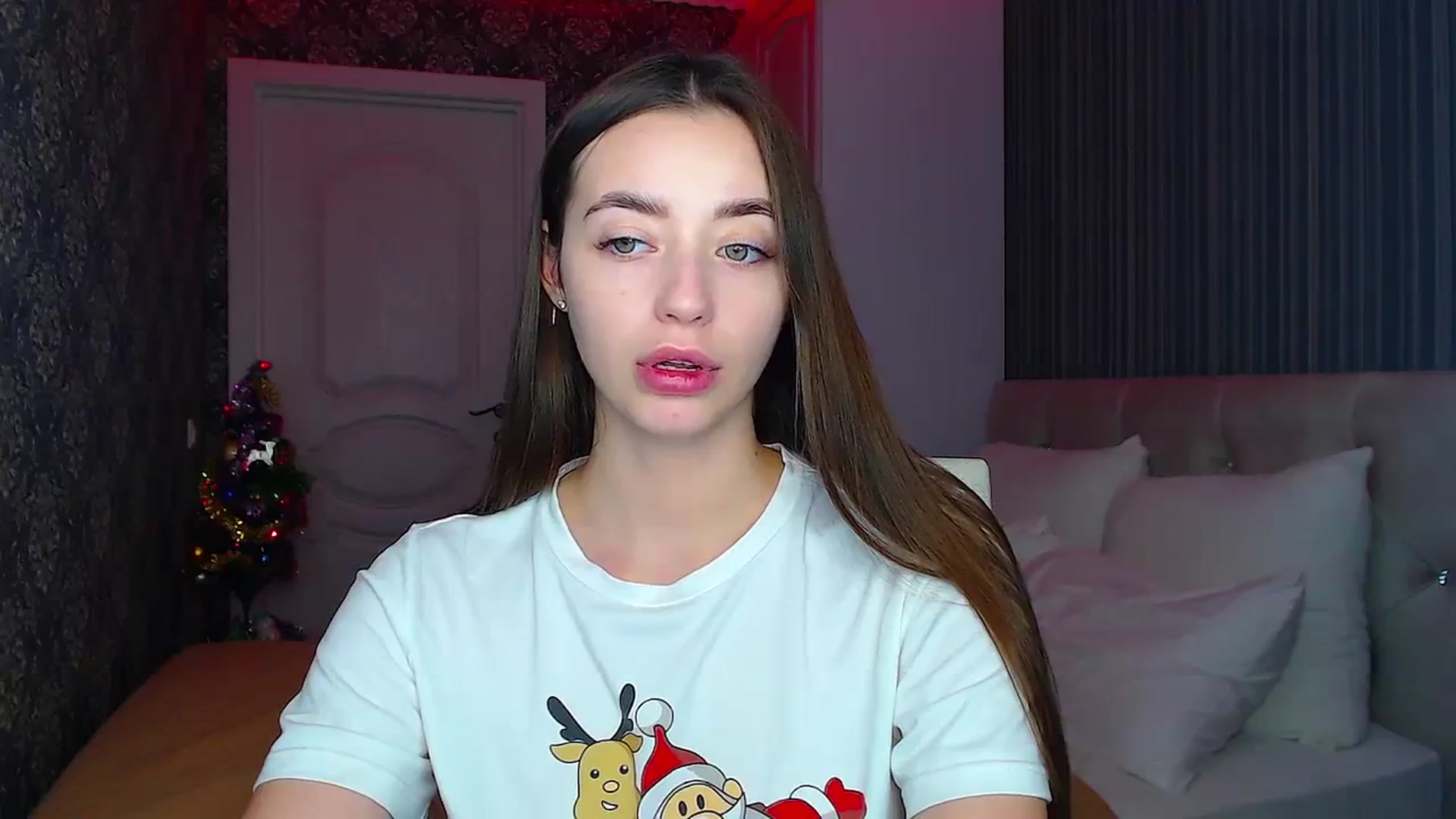 Gallery image thumbnail from EmeraldLilyyy's myfreecams stream on, 12/20/2023, 14:08 image 17 of 20