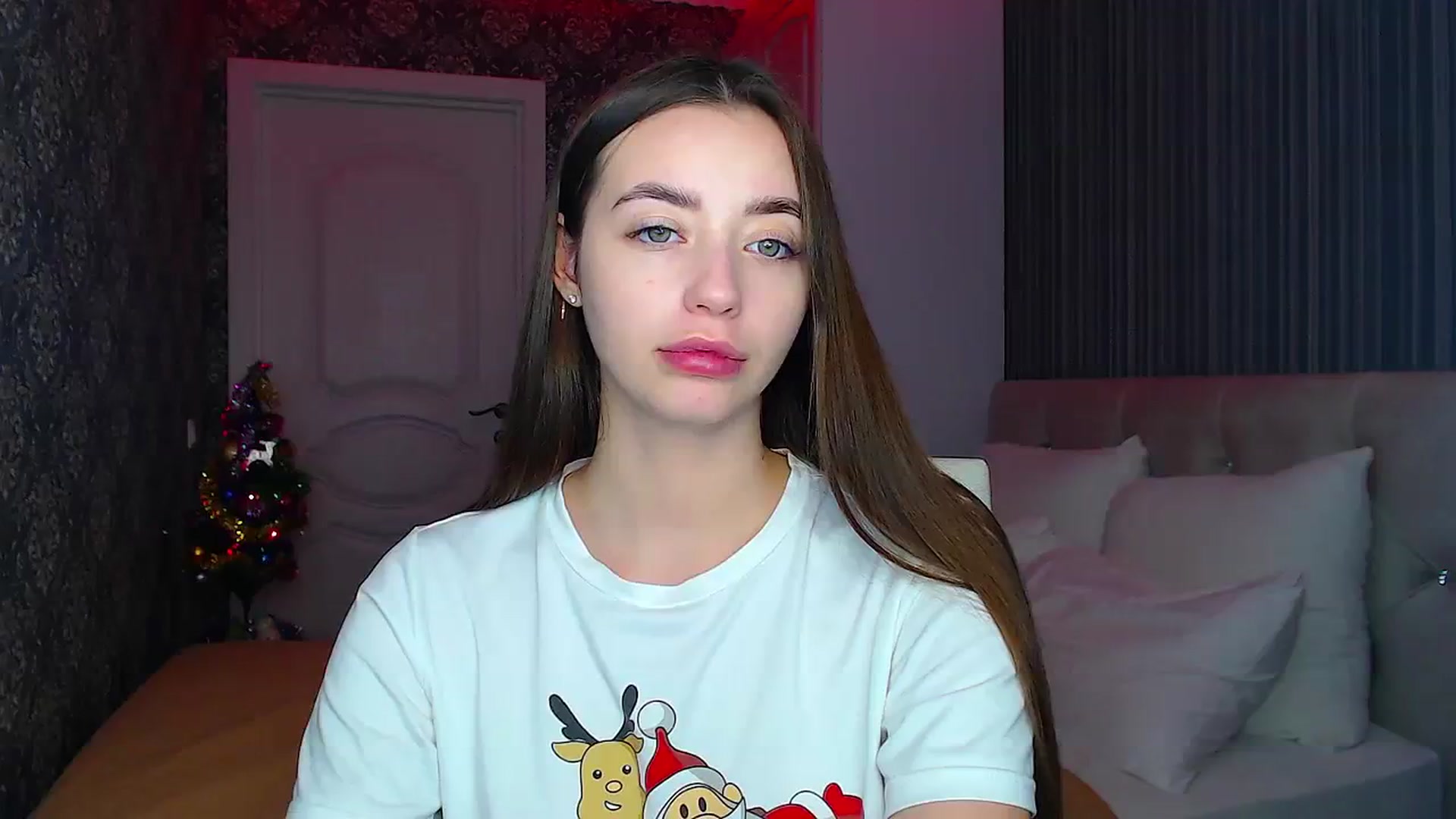 Gallery image thumbnail from EmeraldLilyyy's myfreecams stream on, 12/20/2023, 14:08 image 15 of 20