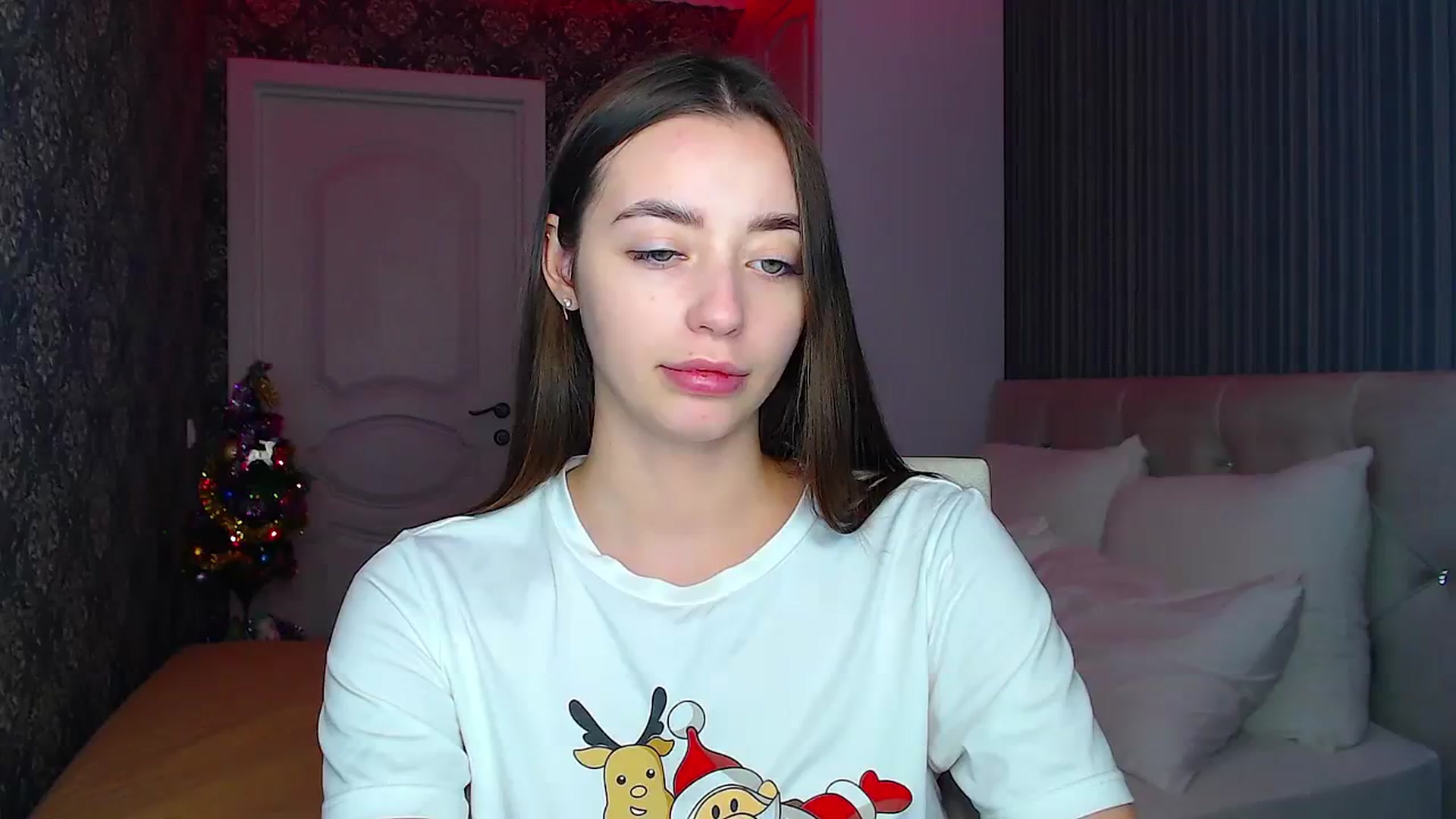Gallery image thumbnail from EmeraldLilyyy's myfreecams stream on, 12/20/2023, 14:08 image 6 of 20