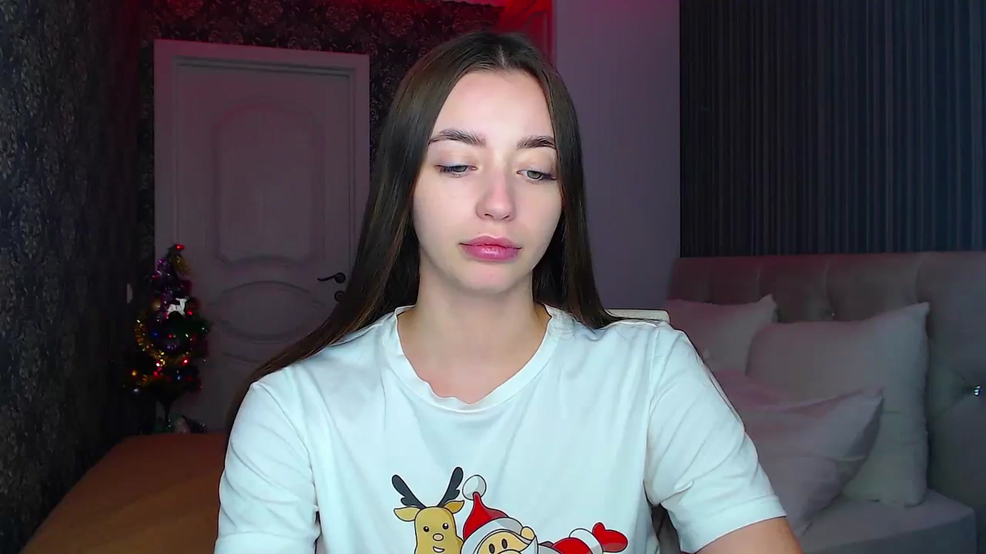 Gallery image thumbnail from EmeraldLilyyy's myfreecams stream on, 12/20/2023, 14:08 image 2 of 20