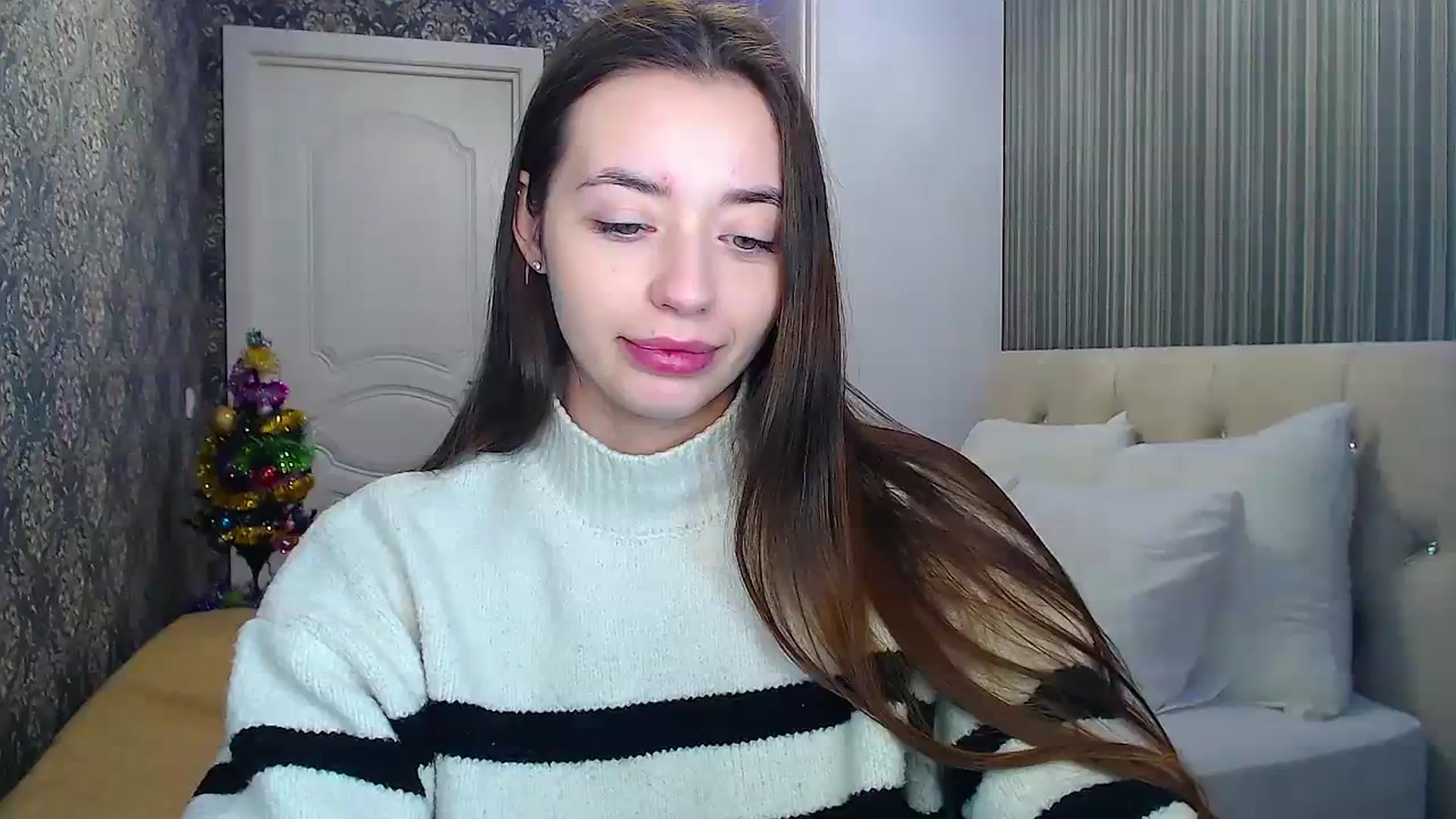 Gallery image thumbnail from EmeraldLilyyy's myfreecams stream on, 12/23/2023, 11:26 image 11 of 20