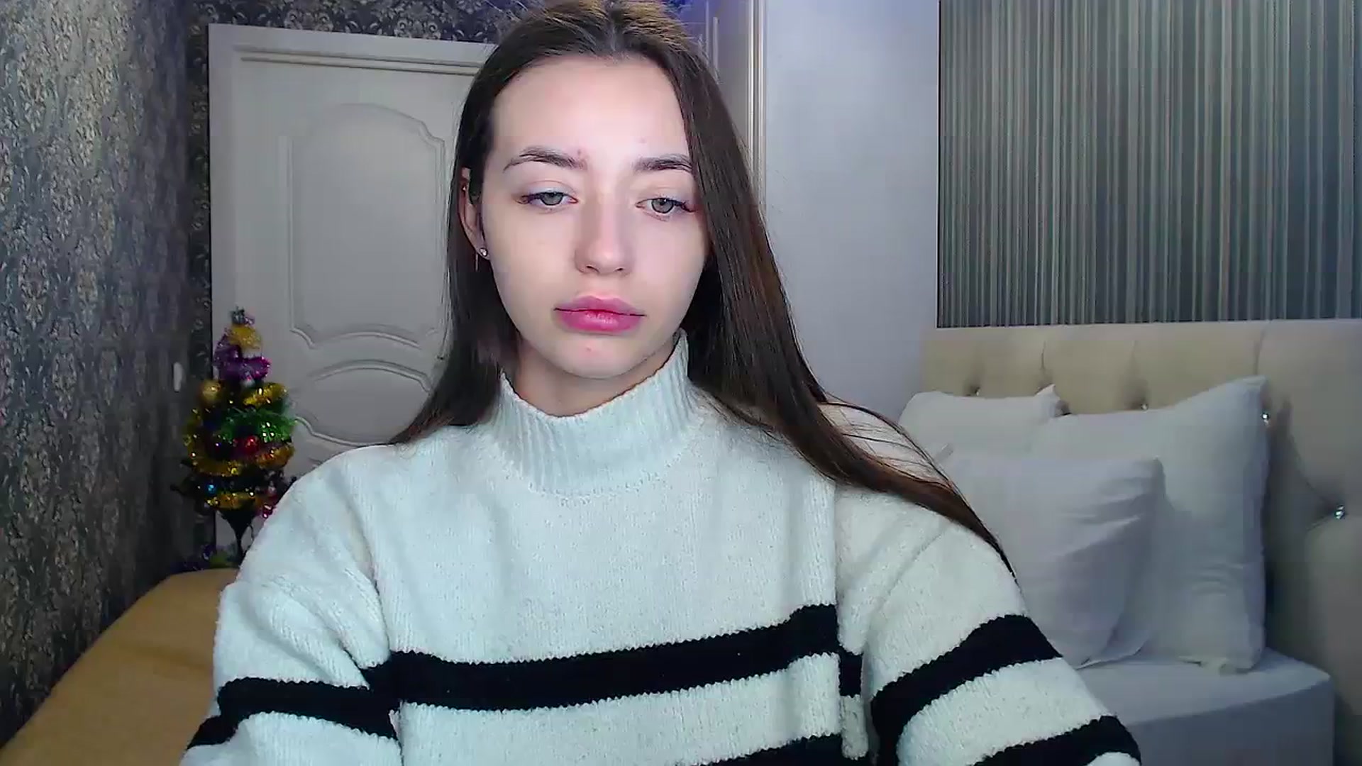 Gallery image thumbnail from EmeraldLilyyy's myfreecams stream on, 12/23/2023, 11:26 image 13 of 20