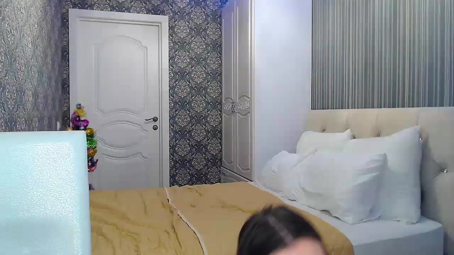 Gallery image thumbnail from EmeraldLilyyy's myfreecams stream on, 12/23/2023, 11:26 image 1 of 20