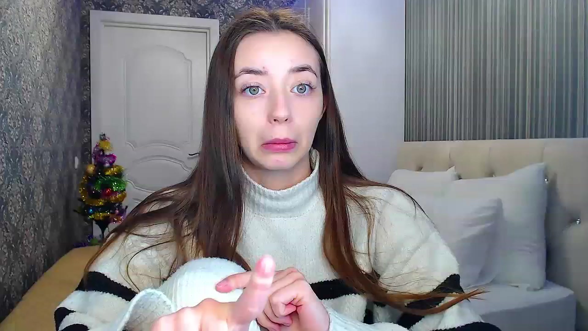 Gallery image thumbnail from EmeraldLilyyy's myfreecams stream on, 12/23/2023, 11:26 image 19 of 20