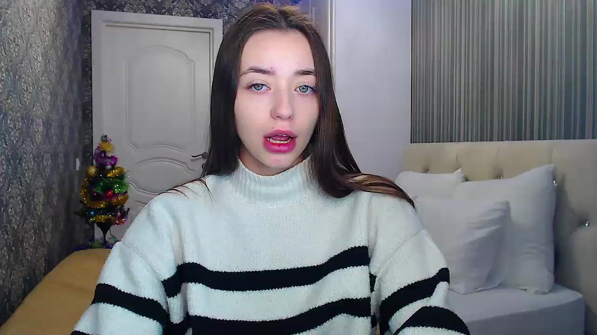 Gallery image thumbnail from EmeraldLilyyy's myfreecams stream on, 12/23/2023, 11:26 image 20 of 20