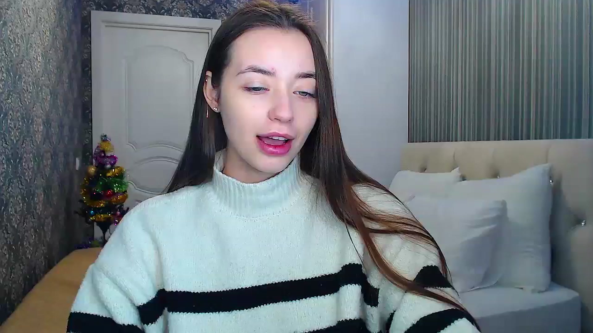 Gallery image thumbnail from EmeraldLilyyy's myfreecams stream on, 12/23/2023, 11:26 image 9 of 20