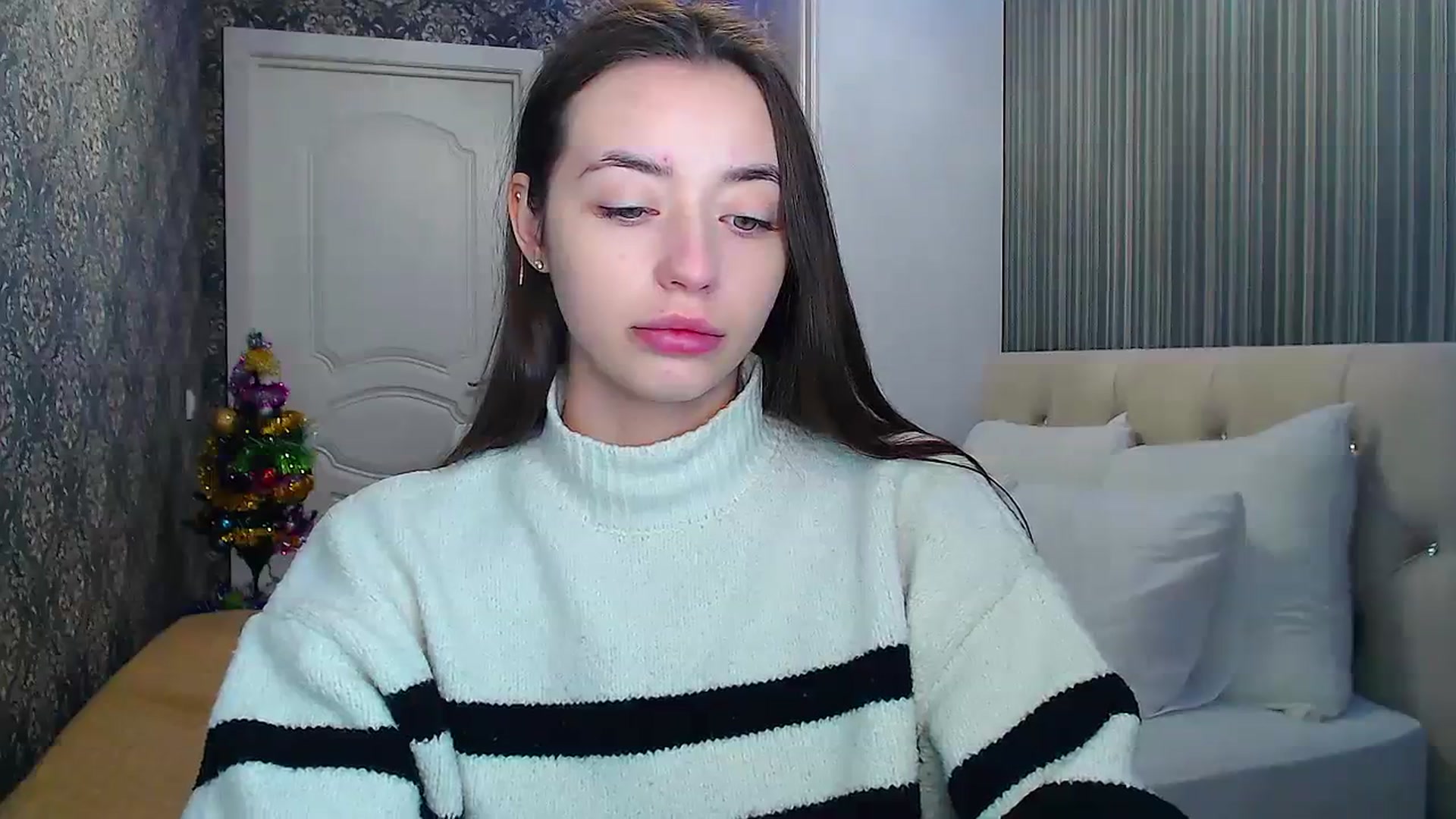 Gallery image thumbnail from EmeraldLilyyy's myfreecams stream on, 12/23/2023, 11:26 image 2 of 20