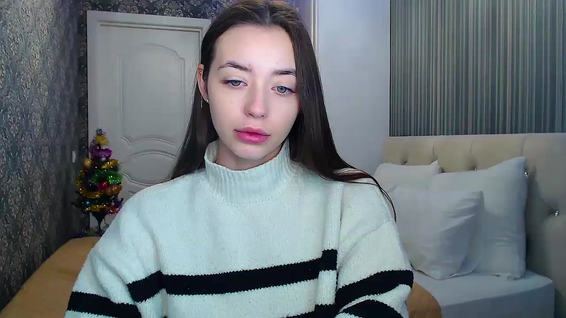 Gallery image thumbnail from EmeraldLilyyy's myfreecams stream on, 12/23/2023, 11:26 image 3 of 20