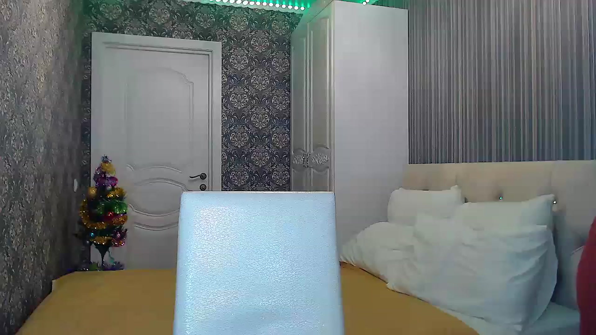 Gallery image thumbnail from EmeraldLilyyy's myfreecams stream on, 12/28/2023, 11:43 image 17 of 20