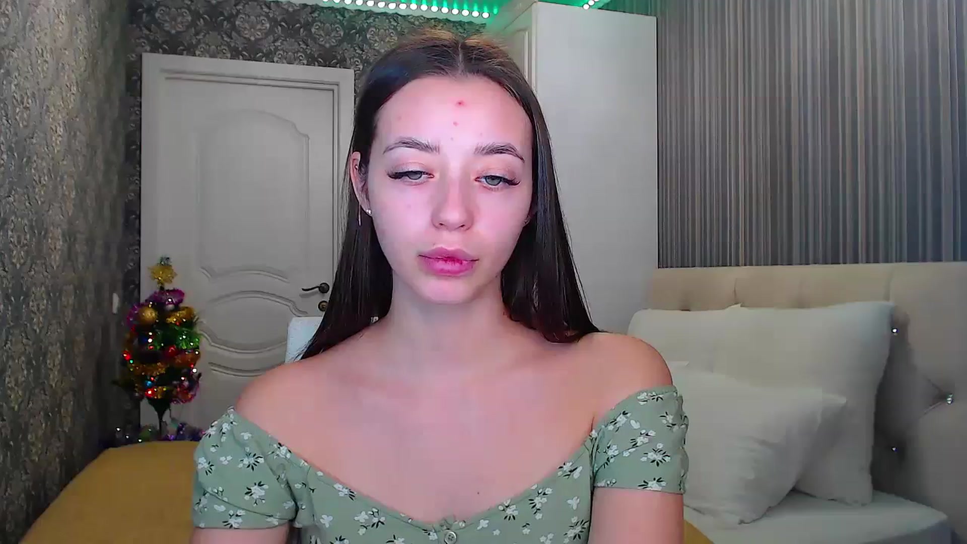 Gallery image thumbnail from EmeraldLilyyy's myfreecams stream on, 01/02/2024, 10:53 image 3 of 20