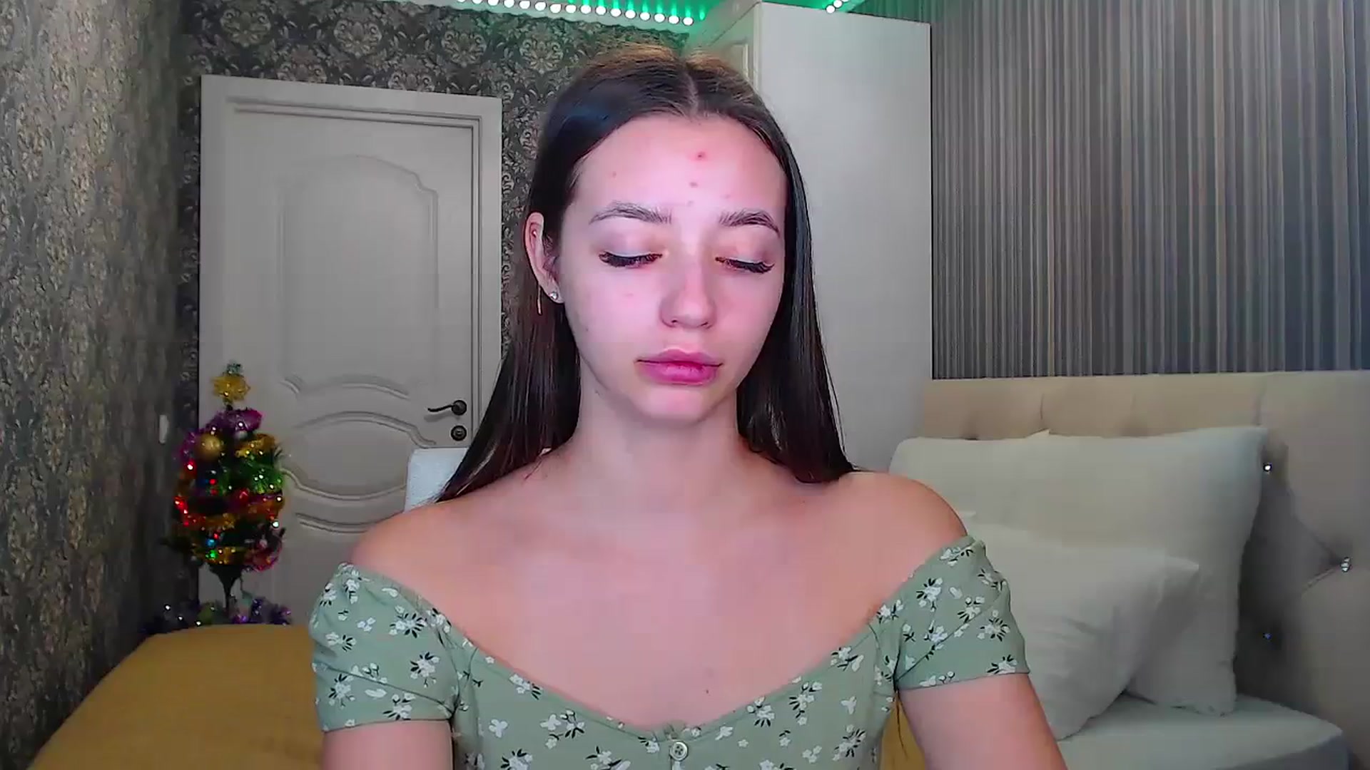Gallery image thumbnail from EmeraldLilyyy's myfreecams stream on, 01/02/2024, 10:53 image 9 of 20