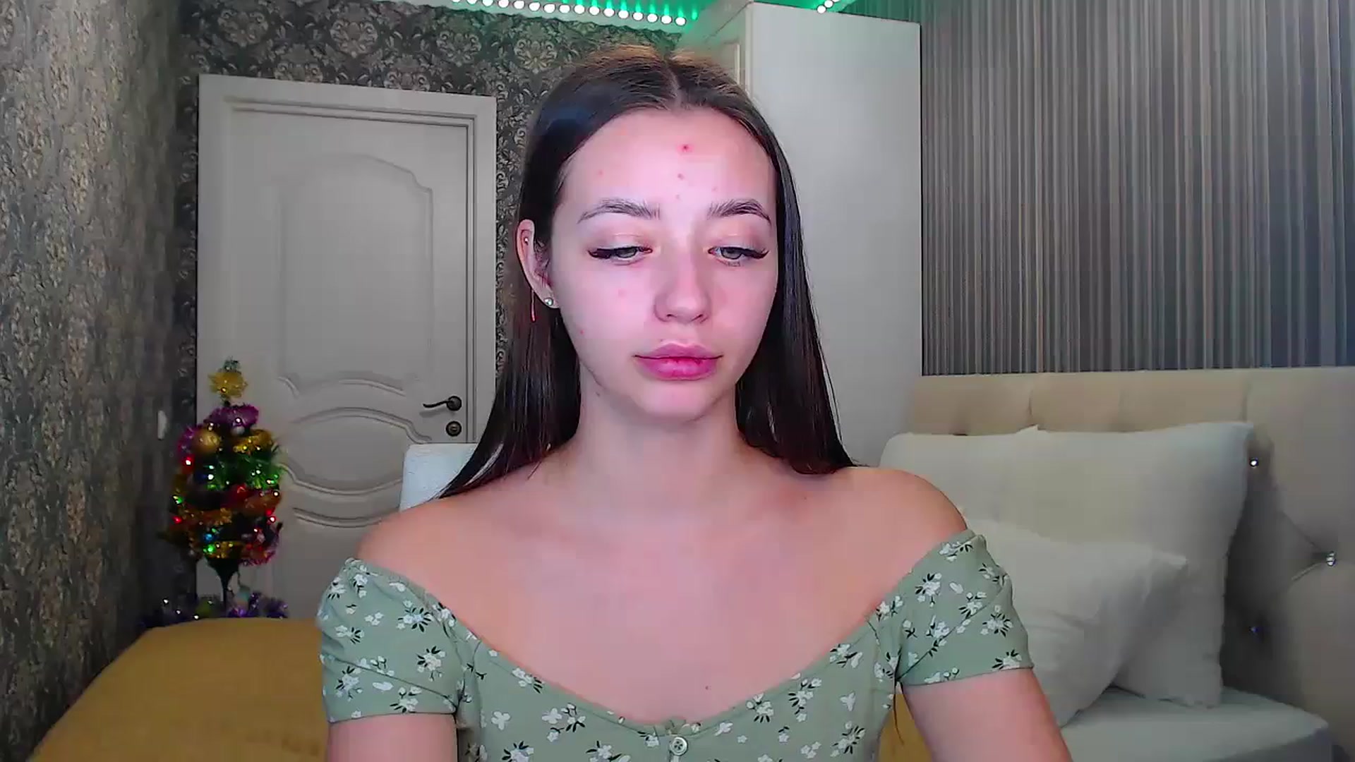 Gallery image thumbnail from EmeraldLilyyy's myfreecams stream on, 01/02/2024, 10:53 image 1 of 20