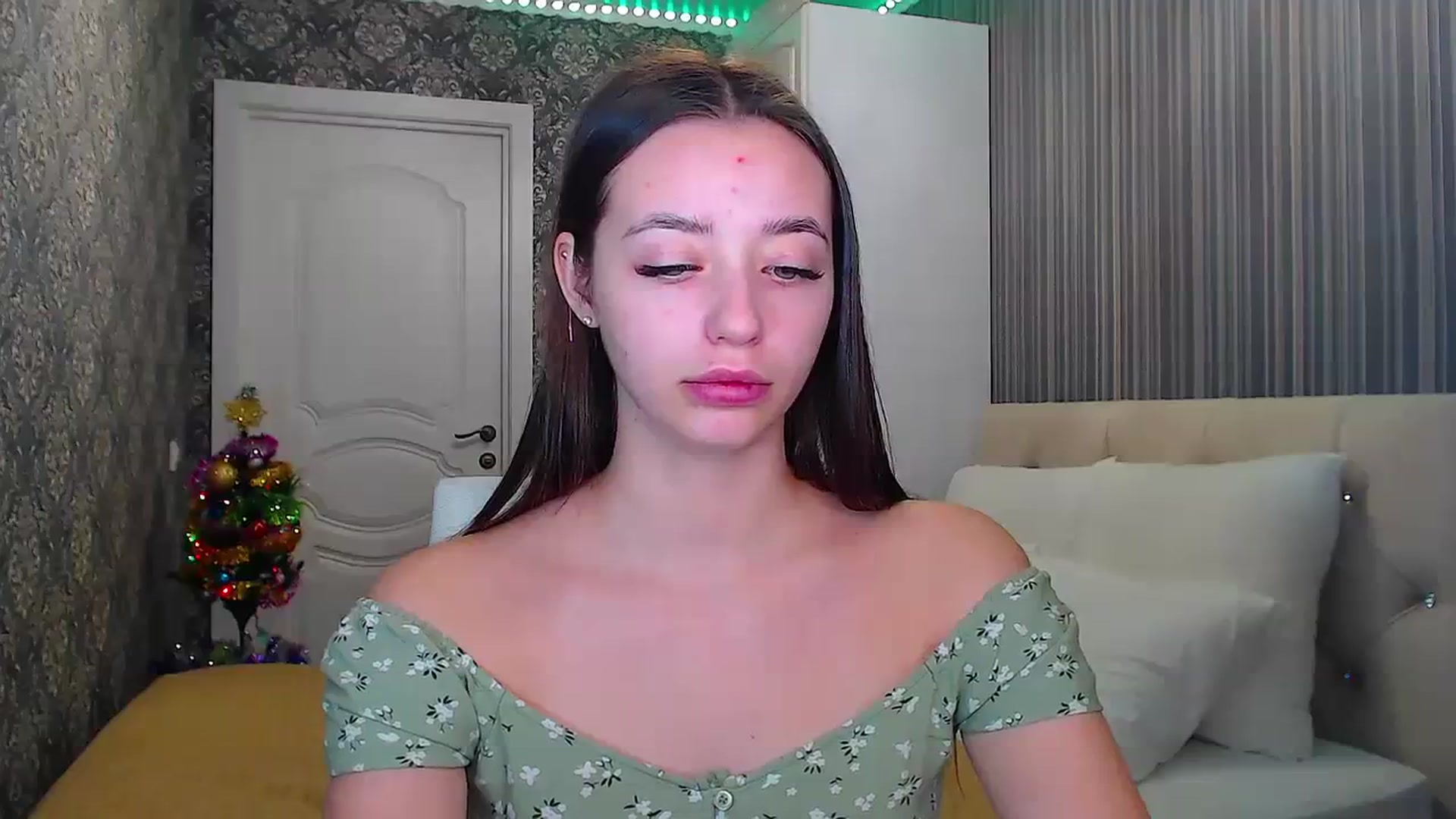 Gallery image thumbnail from EmeraldLilyyy's myfreecams stream on, 01/02/2024, 10:53 image 6 of 20