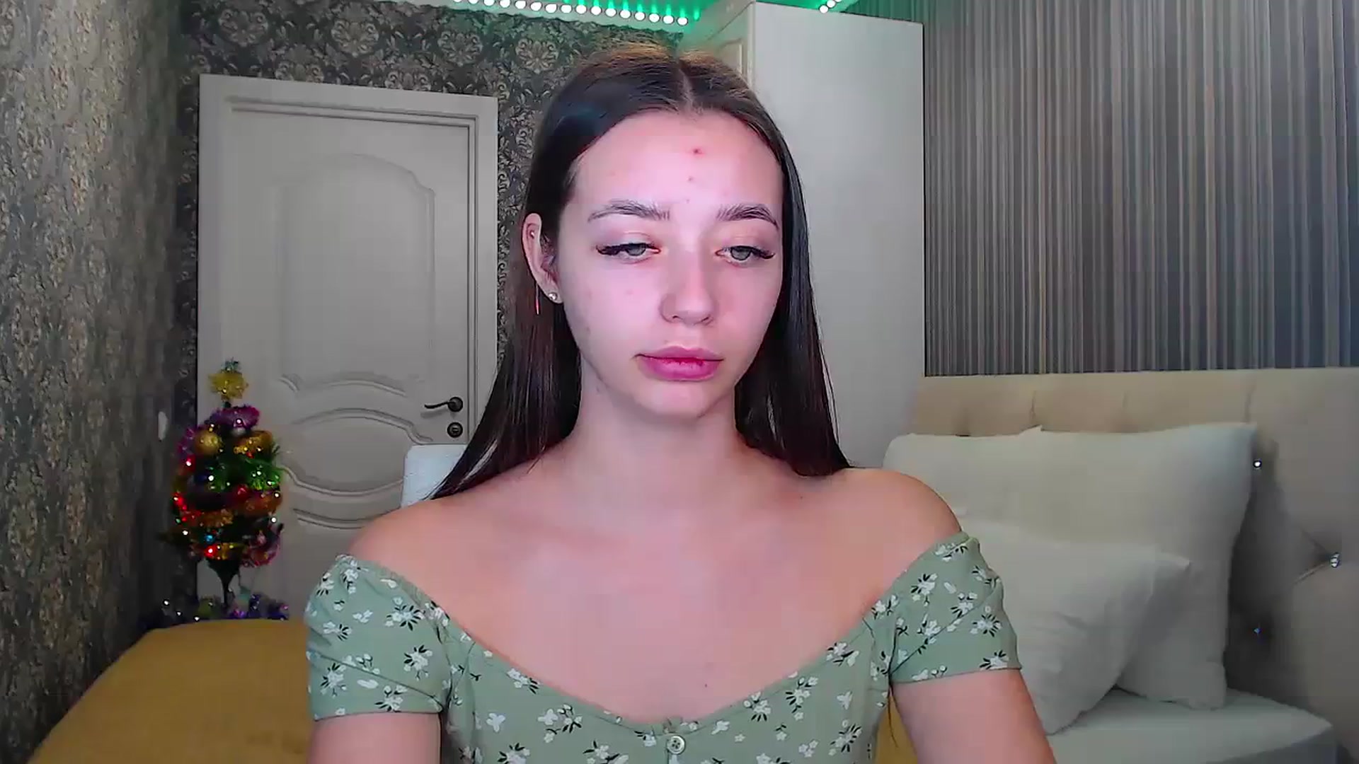Gallery image thumbnail from EmeraldLilyyy's myfreecams stream on, 01/02/2024, 10:53 image 5 of 20