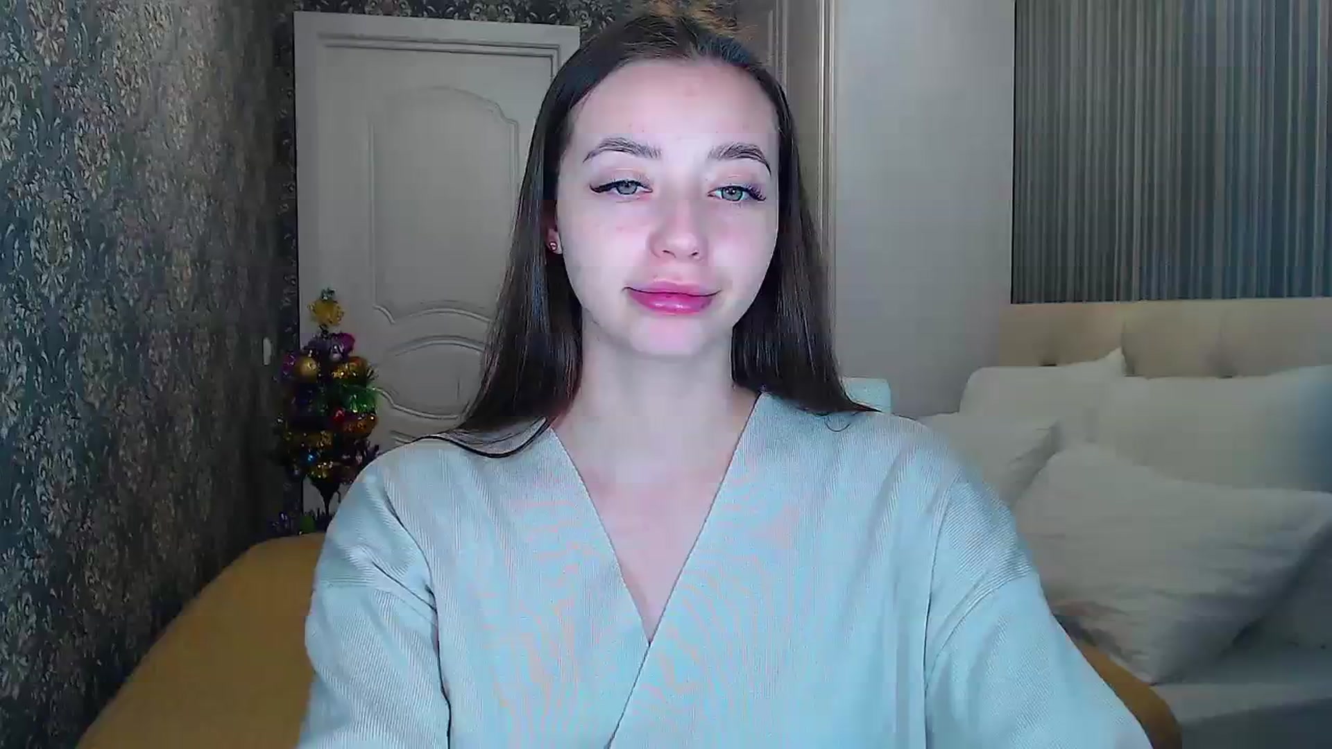 Gallery image thumbnail from EmeraldLilyyy's myfreecams stream on, 01/08/2024, 12:46 image 12 of 20
