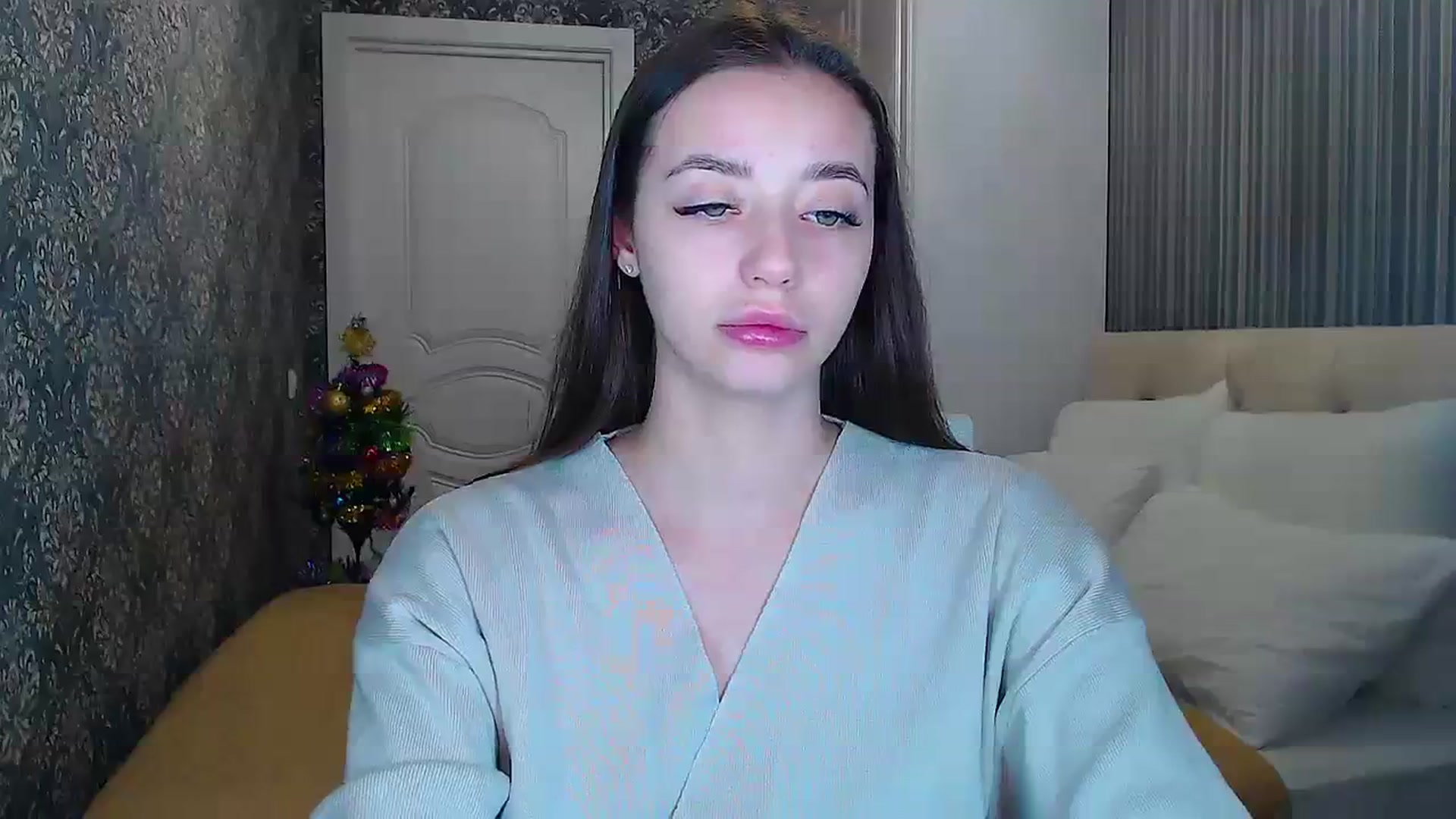Gallery image thumbnail from EmeraldLilyyy's myfreecams stream on, 01/08/2024, 12:46 image 4 of 20