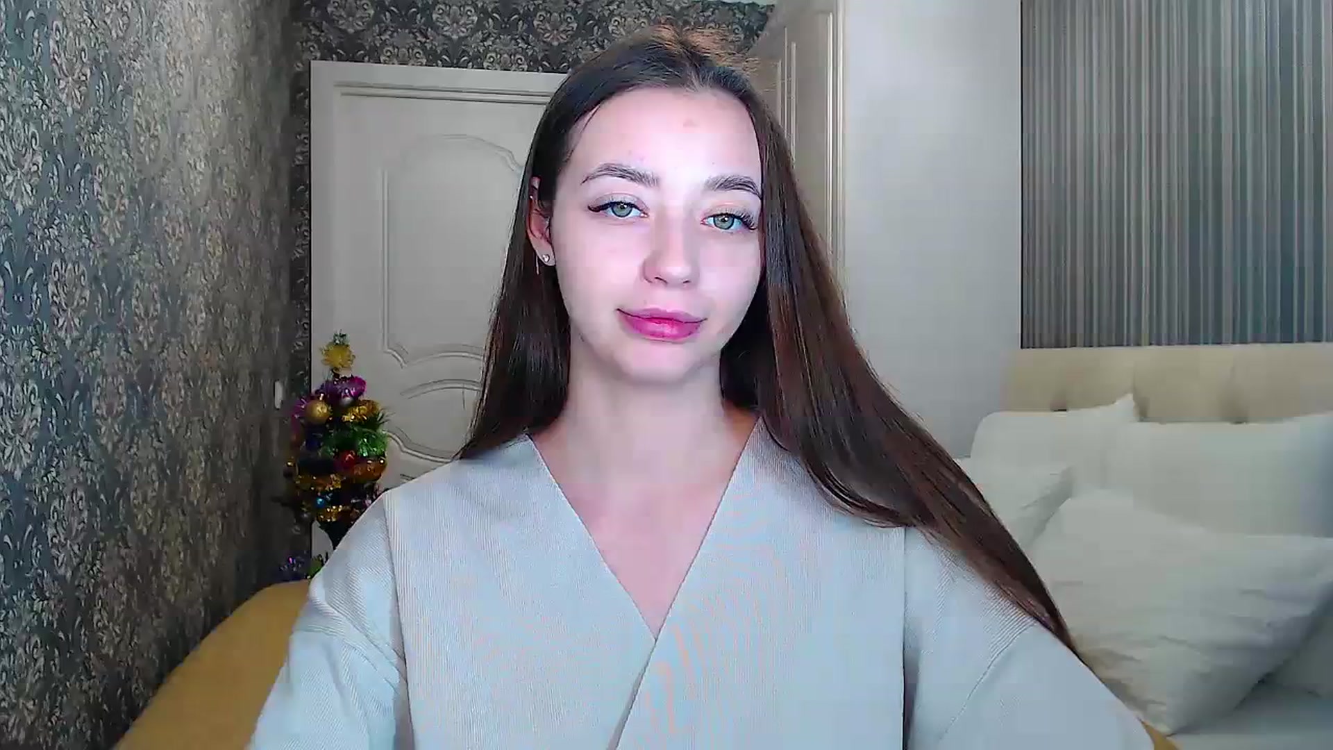 Gallery image thumbnail from EmeraldLilyyy's myfreecams stream on, 01/08/2024, 12:46 image 15 of 20