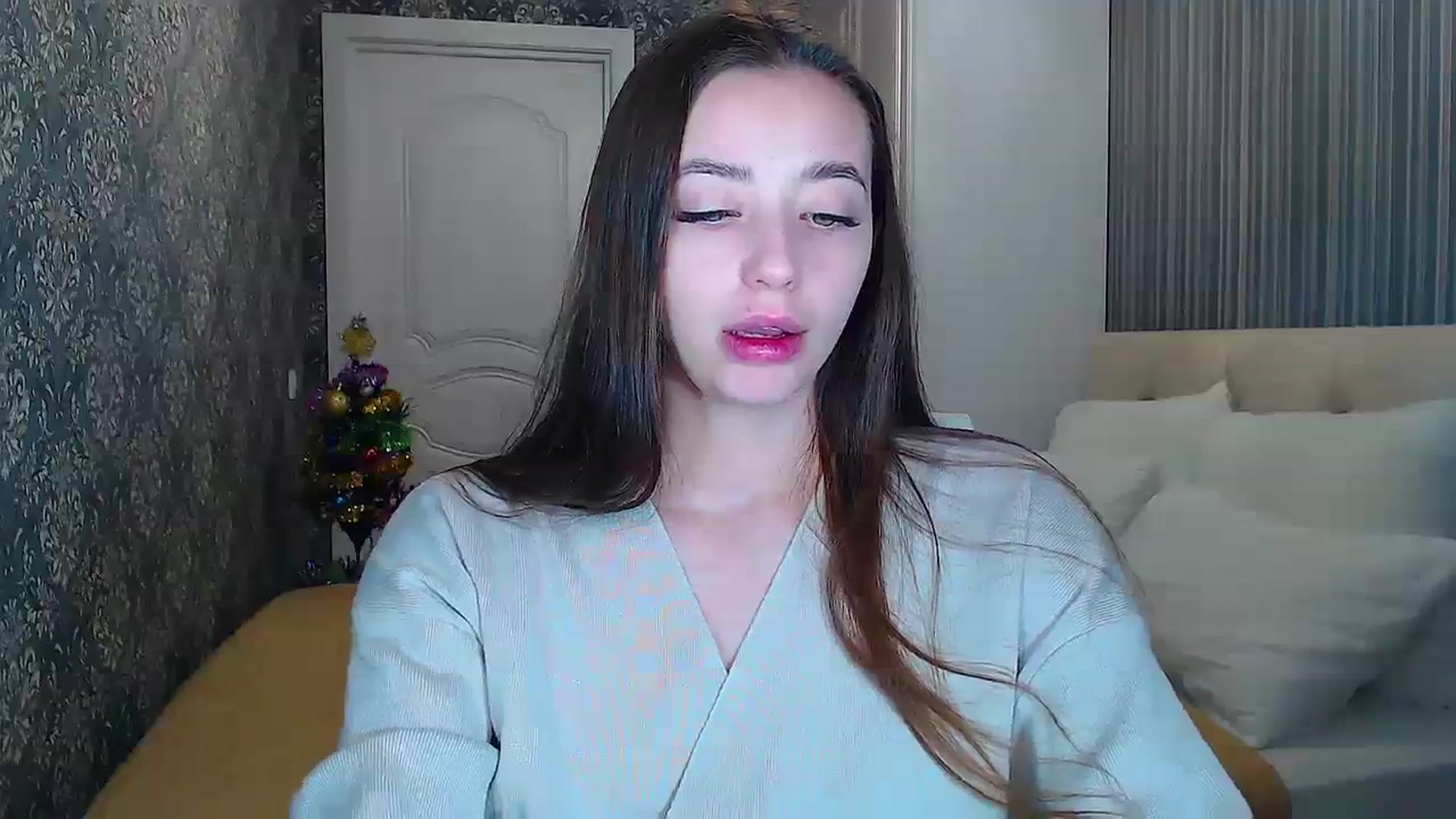 Gallery image thumbnail from EmeraldLilyyy's myfreecams stream on, 01/08/2024, 12:46 image 3 of 20