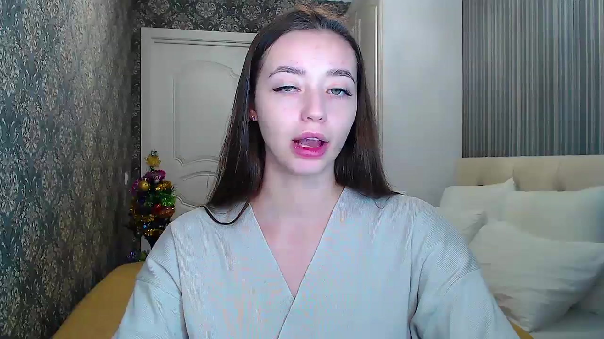 Gallery image thumbnail from EmeraldLilyyy's myfreecams stream on, 01/08/2024, 12:46 image 14 of 20