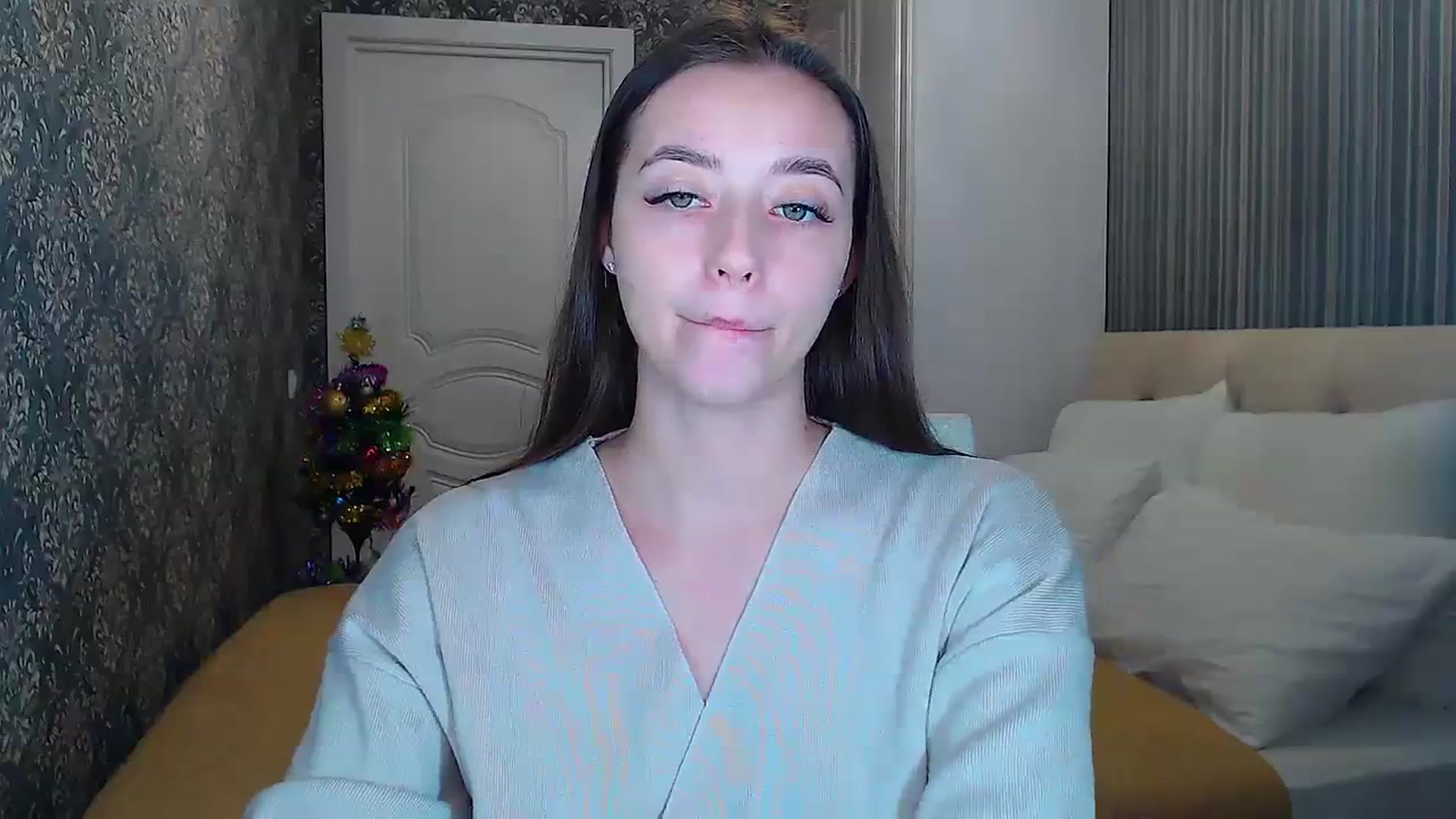 Gallery image thumbnail from EmeraldLilyyy's myfreecams stream on, 01/08/2024, 12:46 image 5 of 20