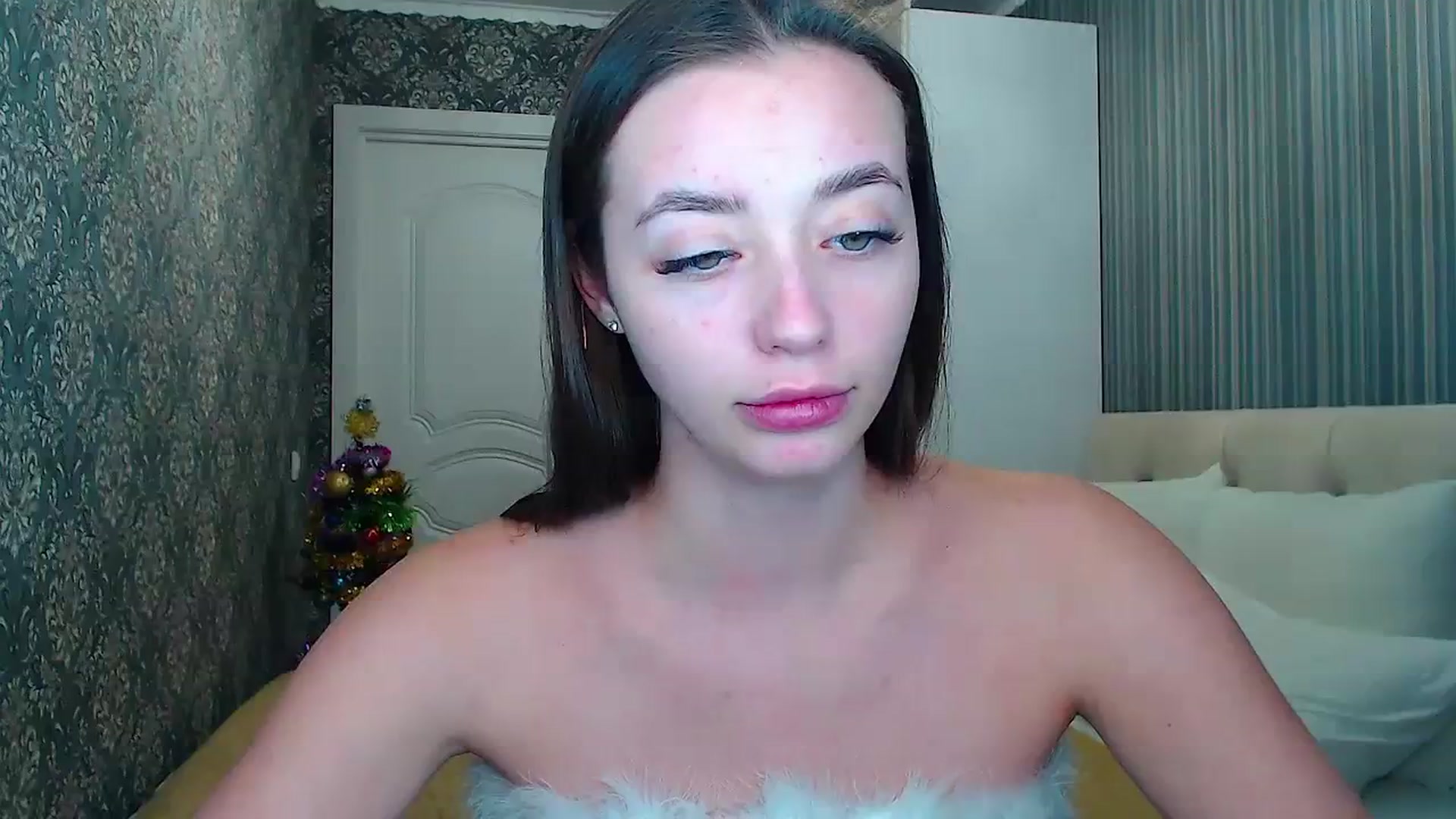 Gallery image thumbnail from EmeraldLilyyy's myfreecams stream on, 01/08/2024, 16:10 image 8 of 20