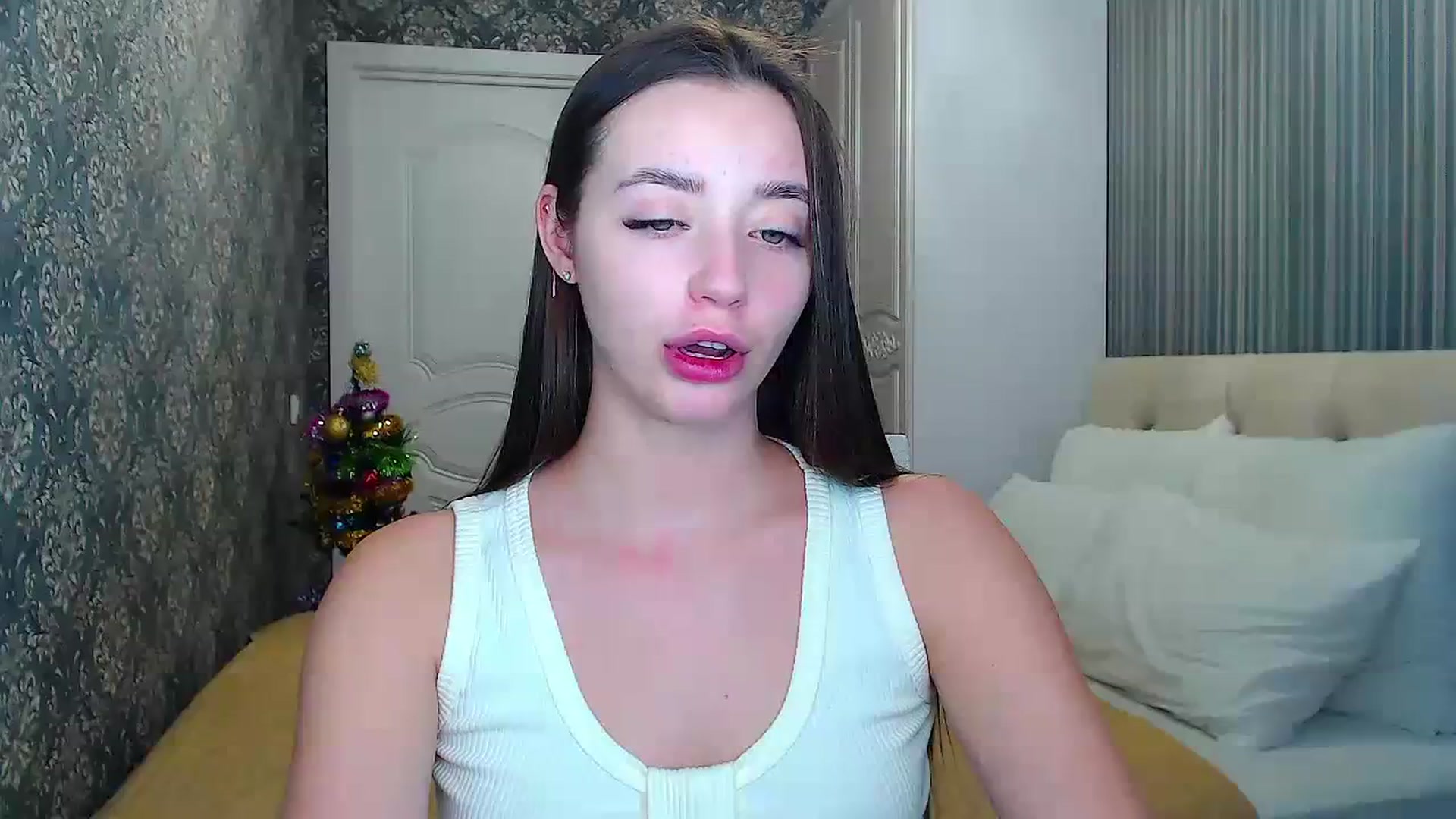 Gallery image thumbnail from EmeraldLilyyy's myfreecams stream on, 01/10/2024, 10:56 image 20 of 20