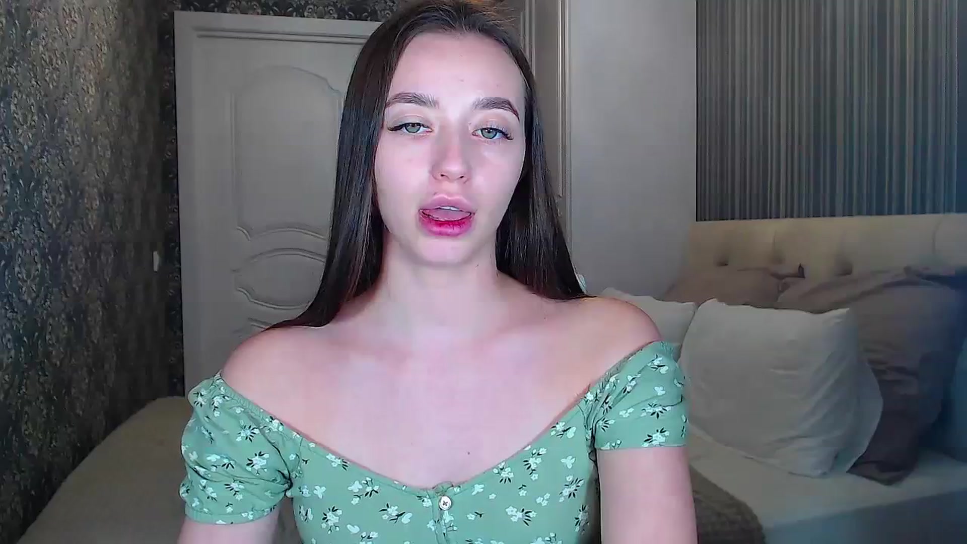 Gallery image thumbnail from EmeraldLilyyy's myfreecams stream on, 01/17/2024, 11:59 image 12 of 20